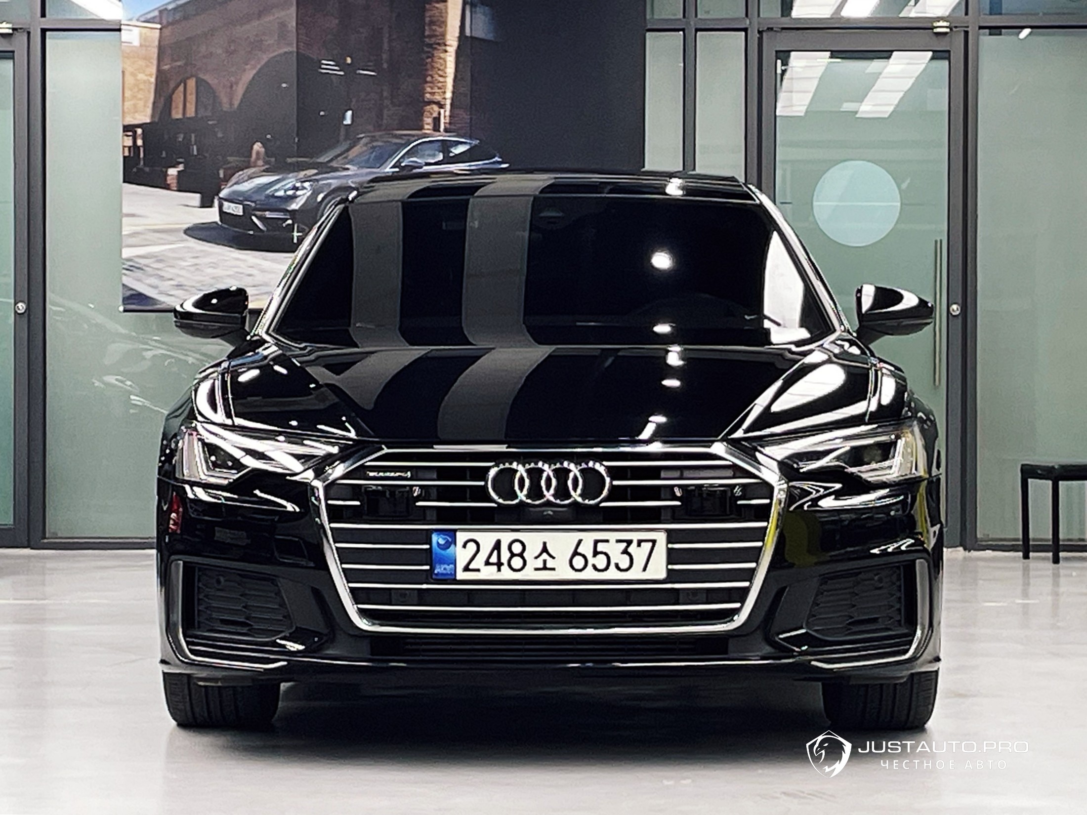 Автомобиль Audi A6