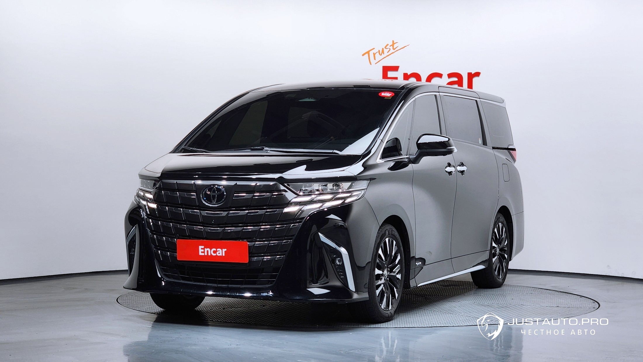 Автомобиль Toyota Alphard