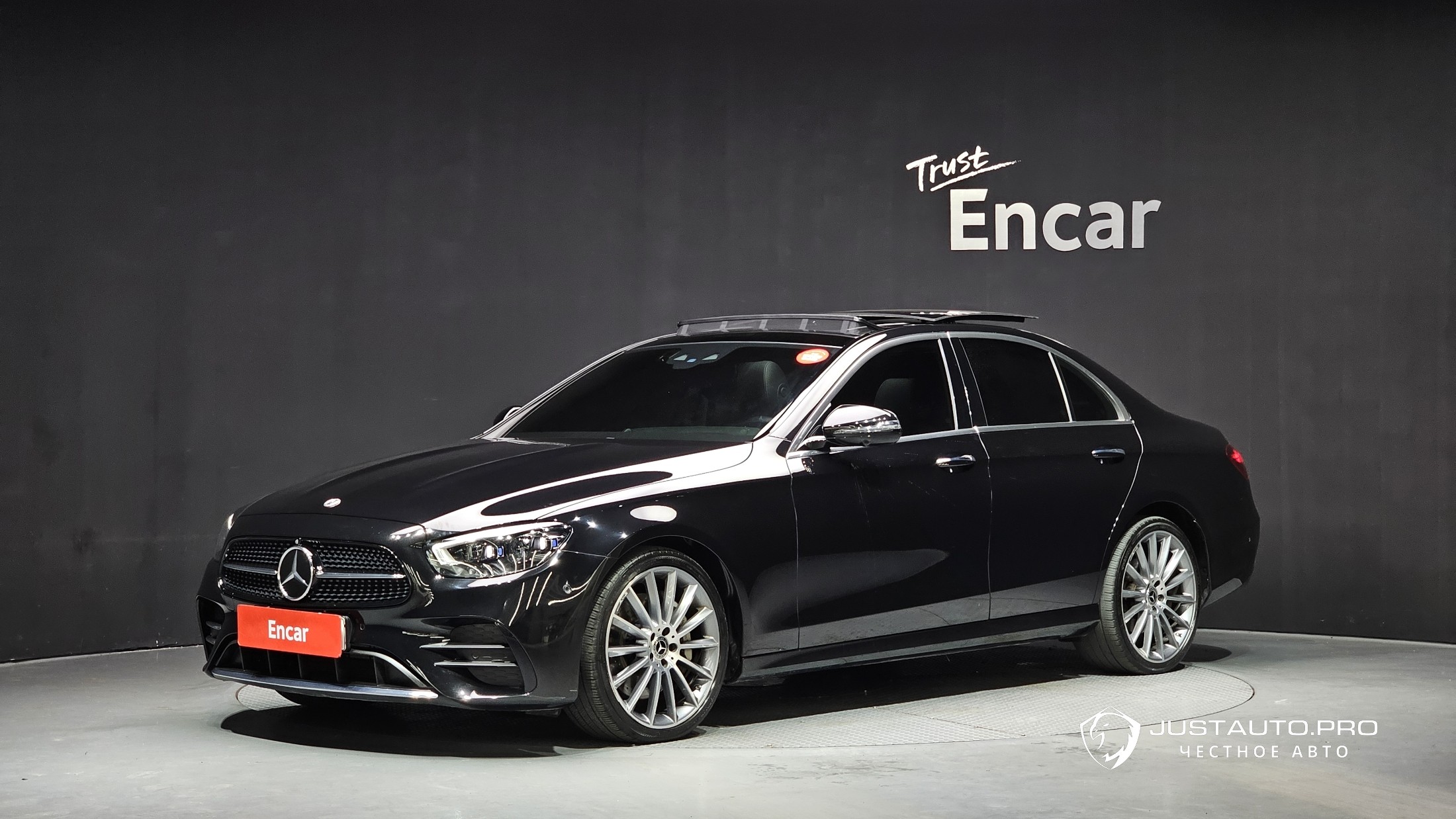 Автомобиль Mercedes-Benz E-Class