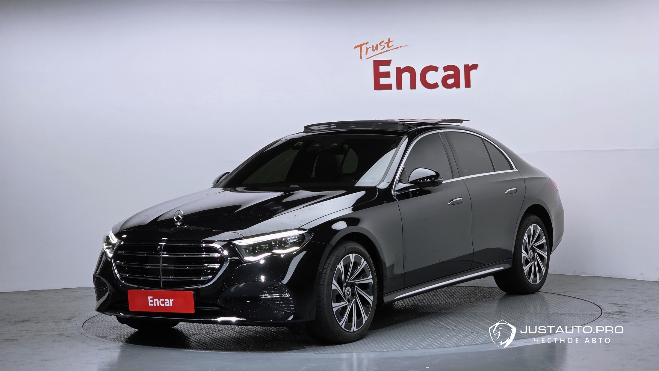 Автомобиль Mercedes-Benz E-Class