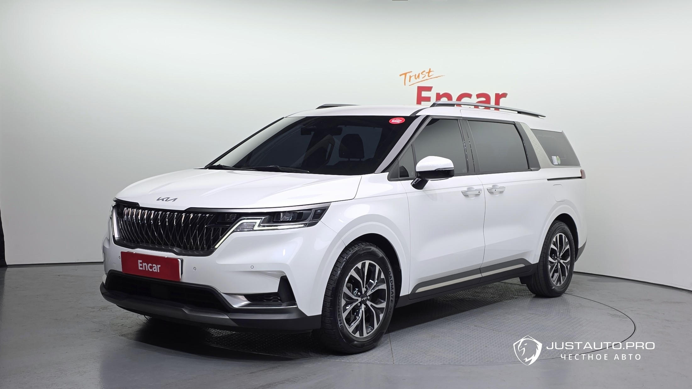 Автомобиль Kia Canival