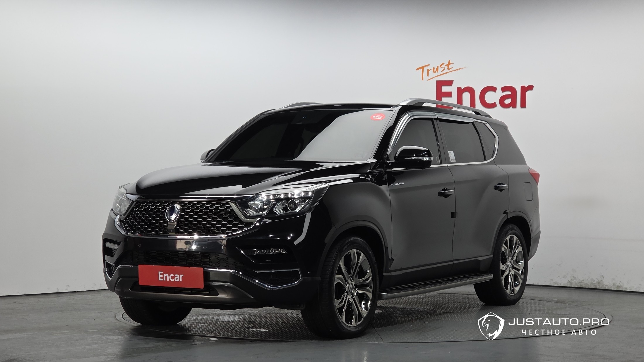 Автомобиль KG_Mobility_Ssangyong Rexton