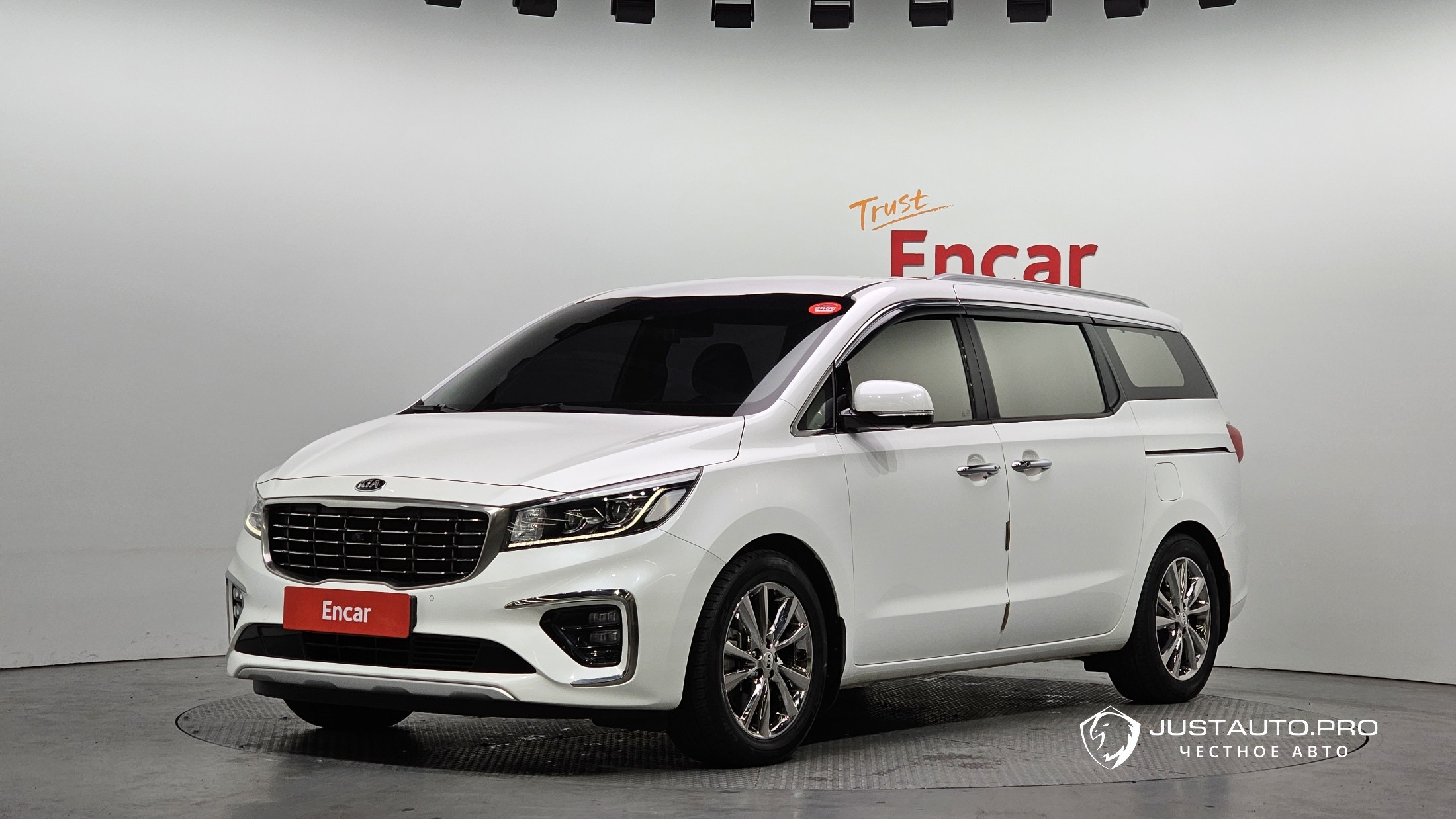 Автомобиль Kia Canival