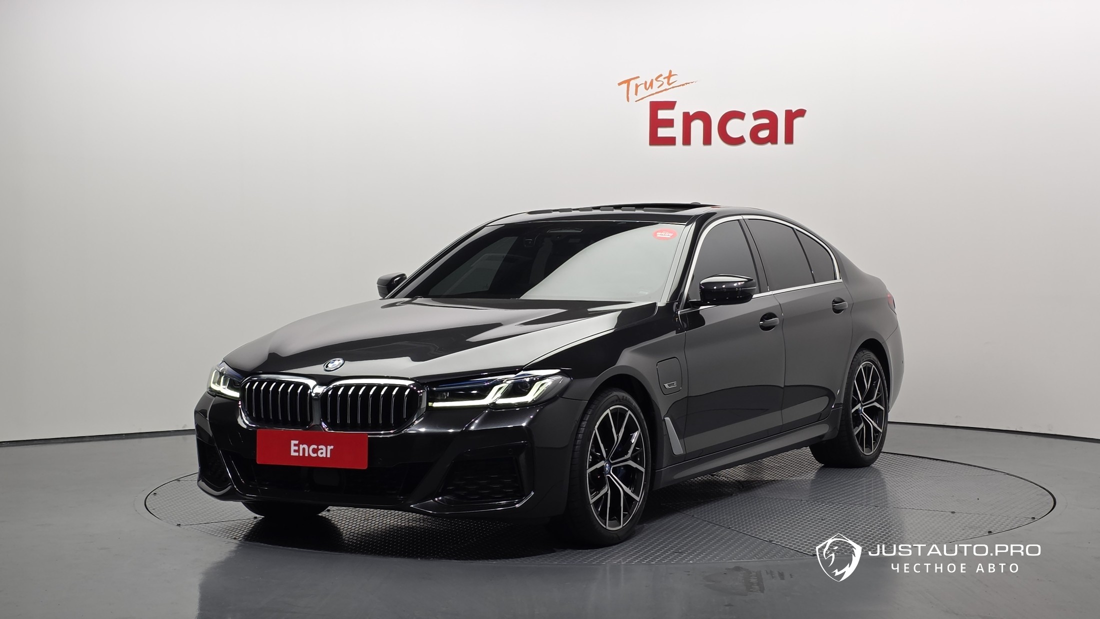 Автомобиль BMW 5-Series