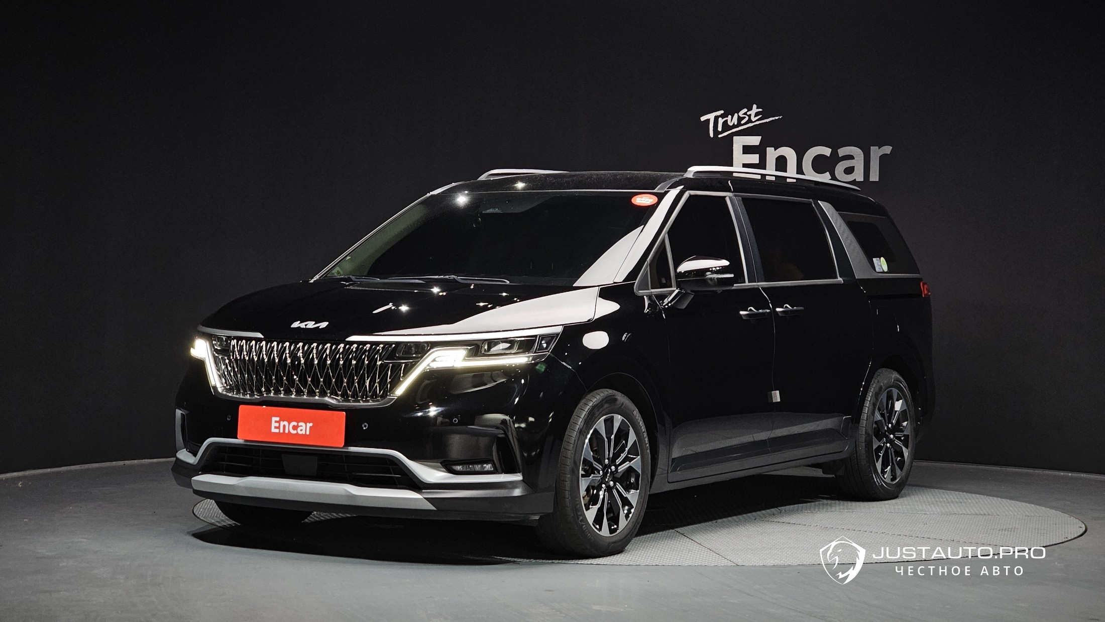 Автомобиль Kia Canival