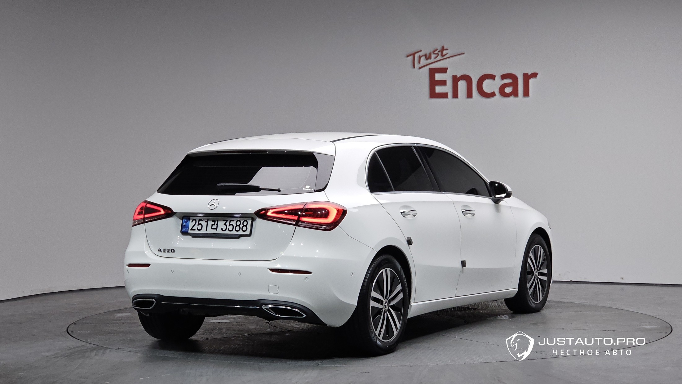 Автомобиль Mercedes-Benz A-Class