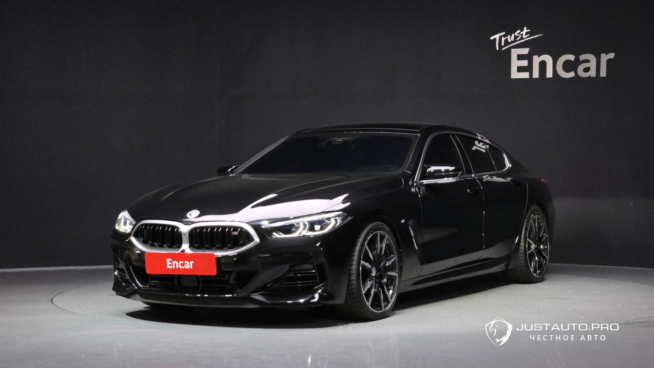 Автомобиль BMW 8-Series