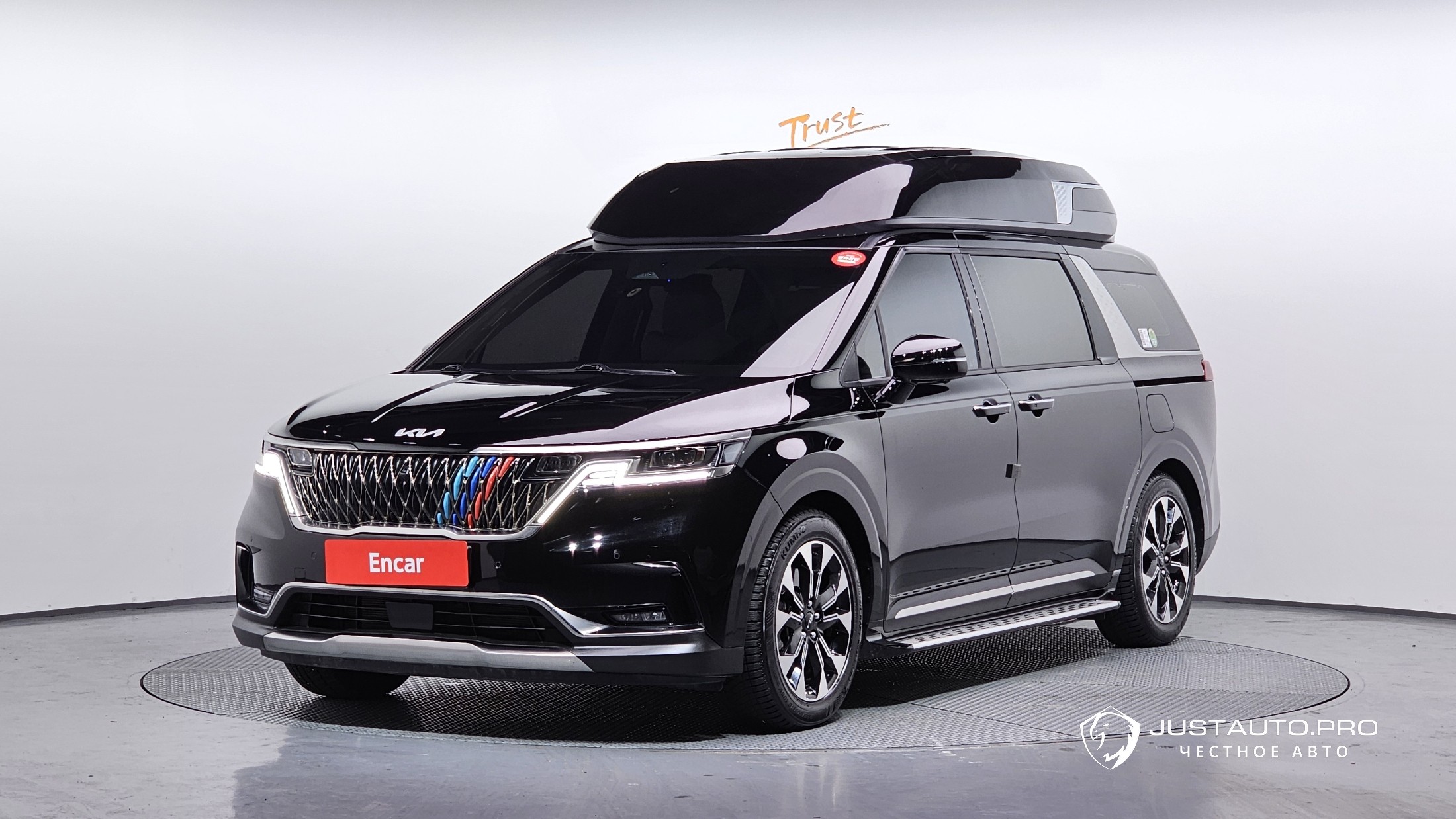 Автомобиль Kia Canival