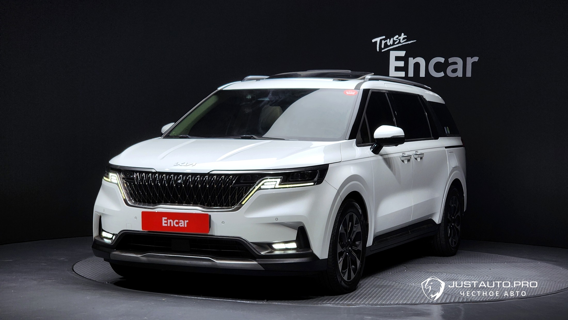 Автомобиль Kia Canival