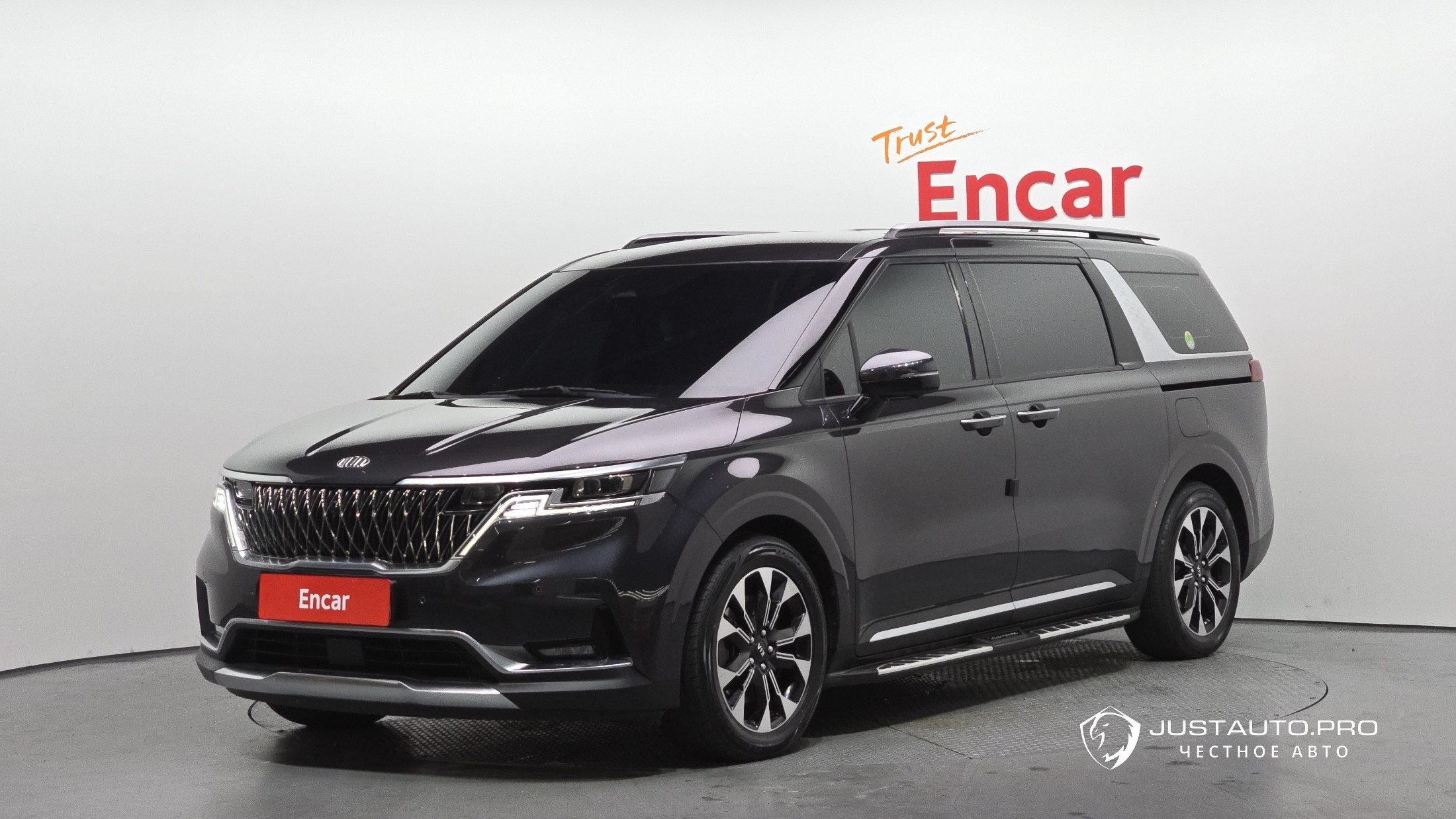 Автомобиль Kia Canival