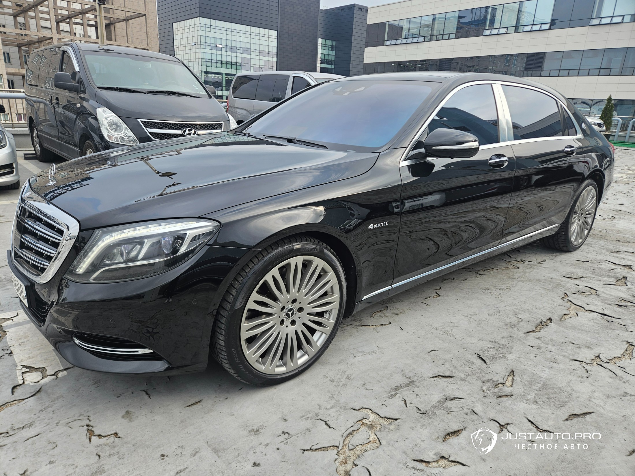 Автомобиль Mercedes-Benz S-Class