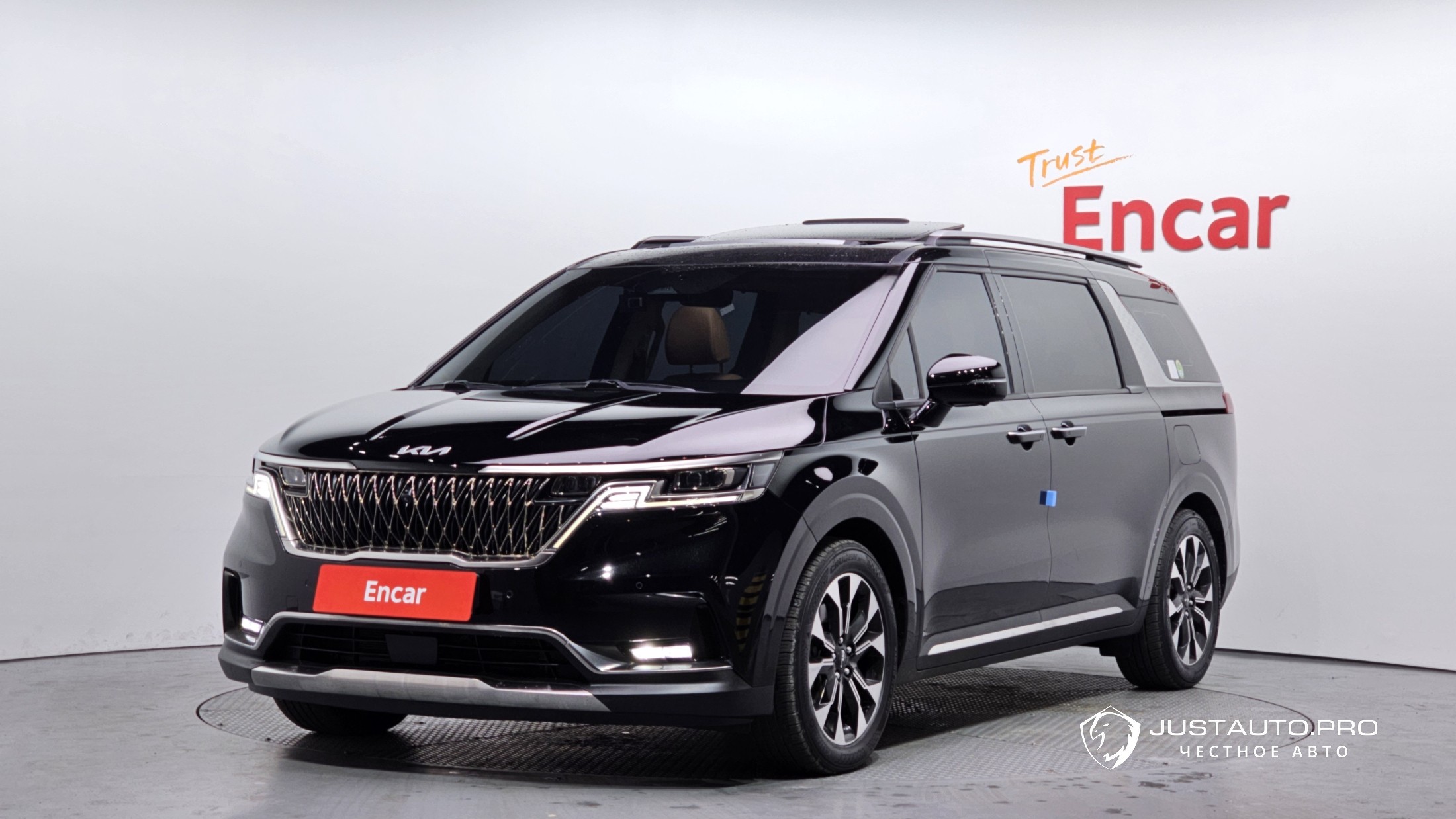 Автомобиль Kia Canival