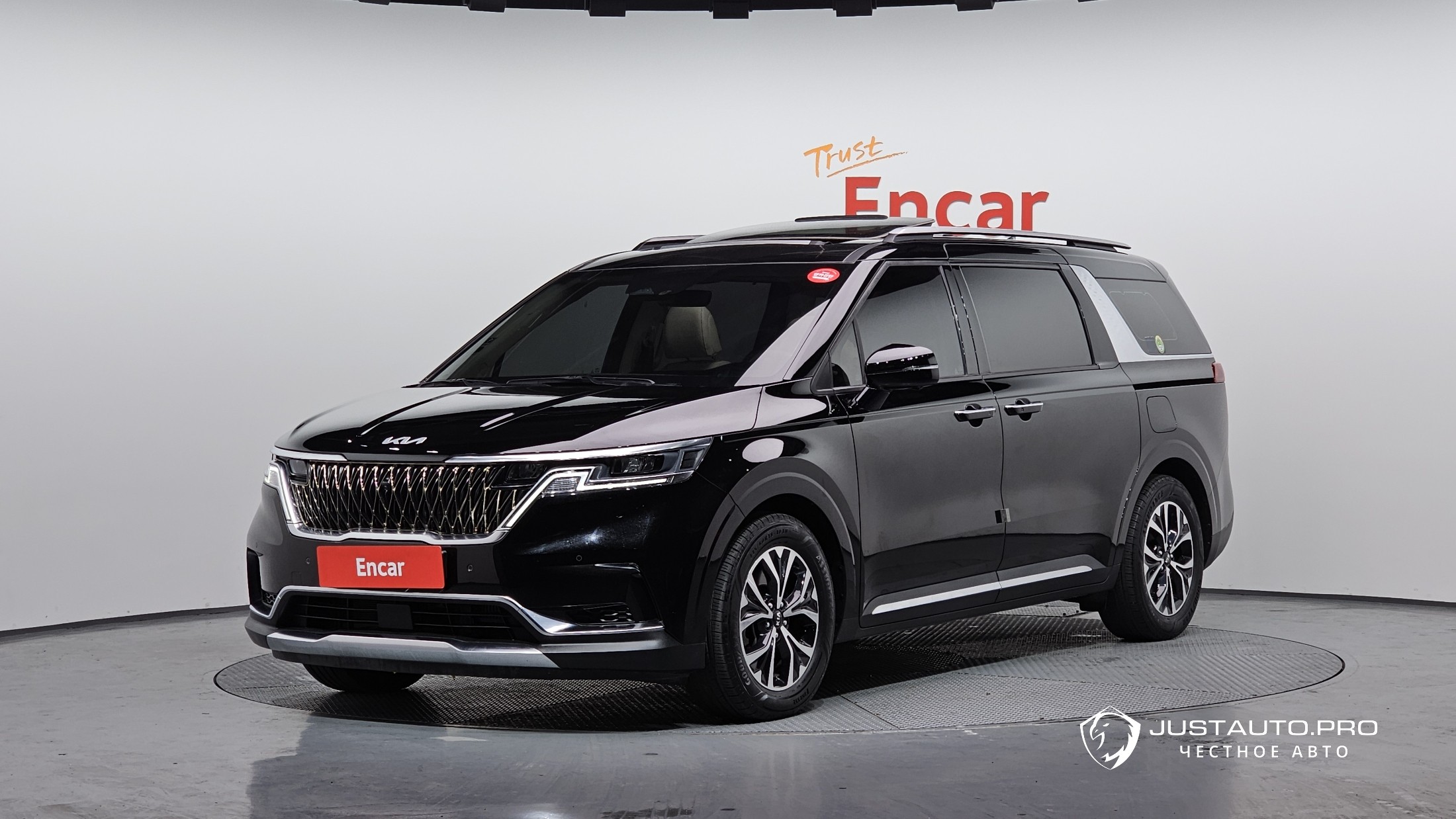 Автомобиль Kia Canival