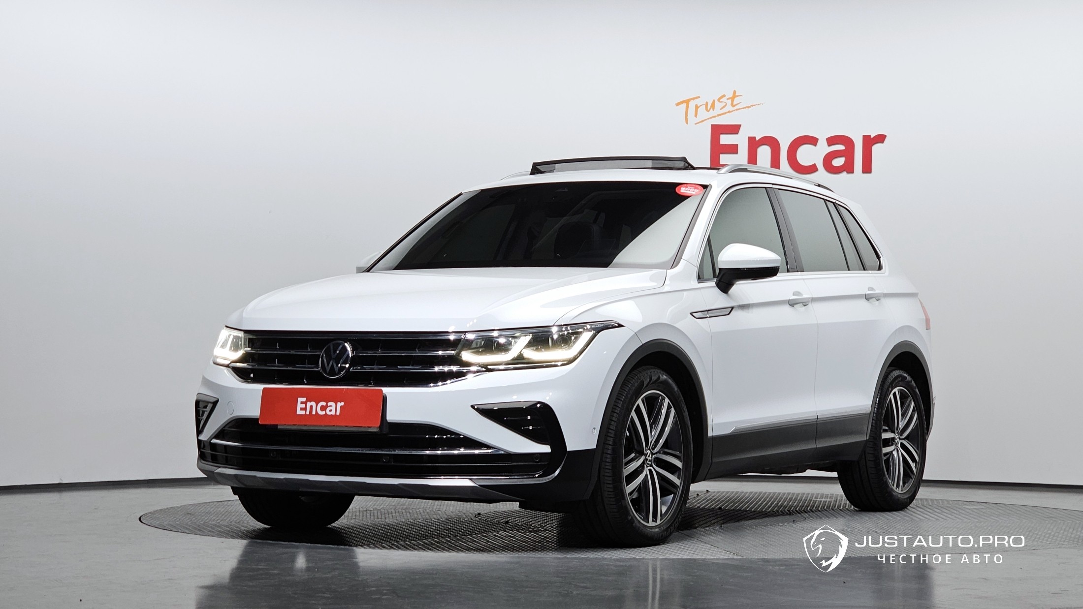 Автомобиль Volkswagen Tiguan