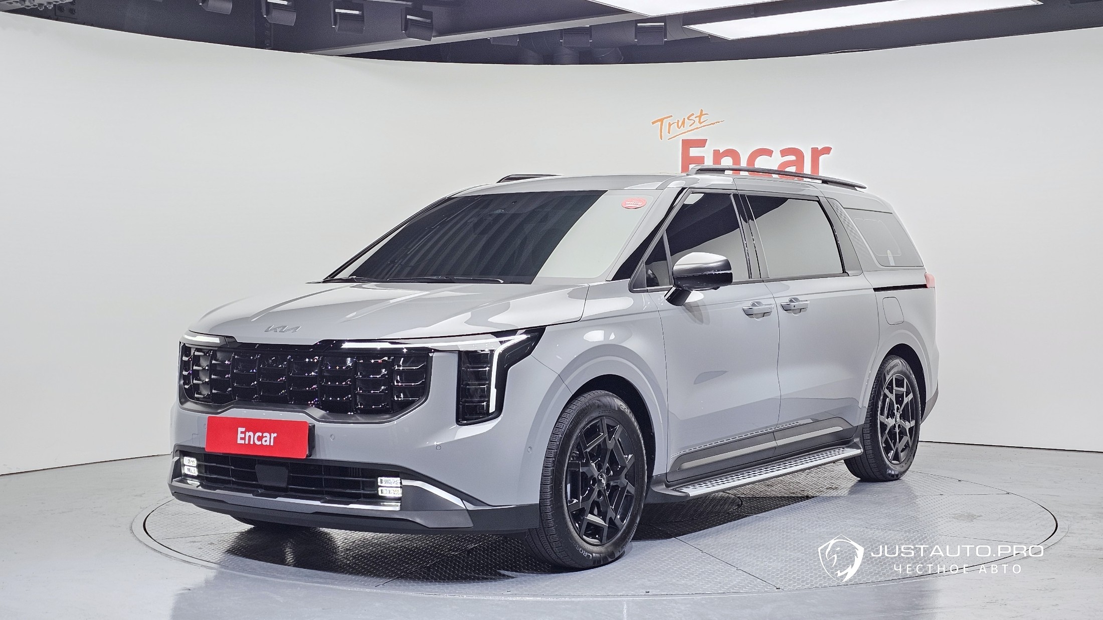 Автомобиль Kia Canival