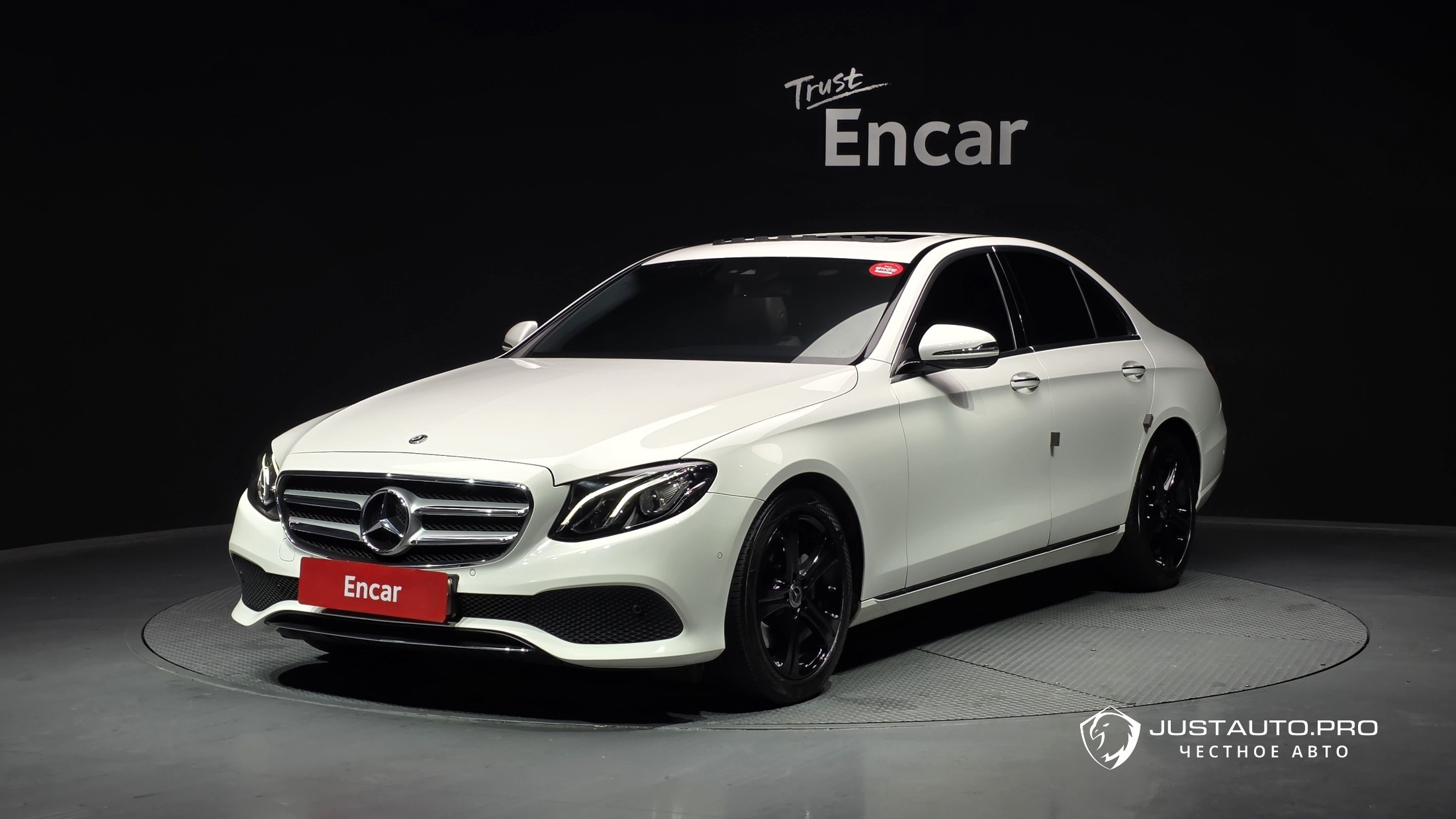 Автомобиль Mercedes-Benz E-Class