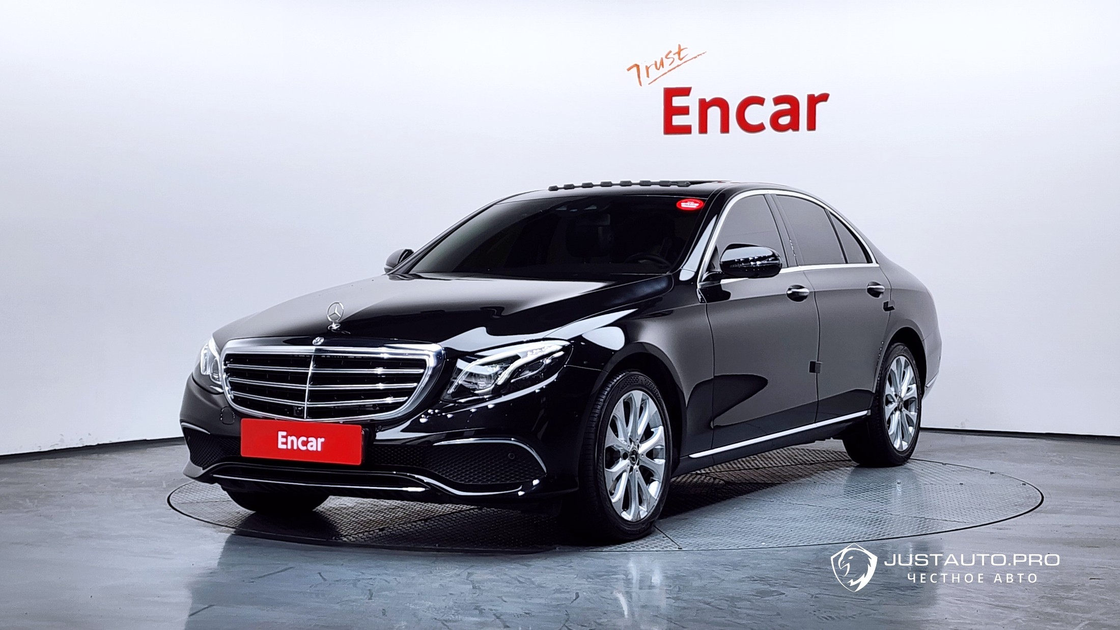 Автомобиль Mercedes-Benz E-Class
