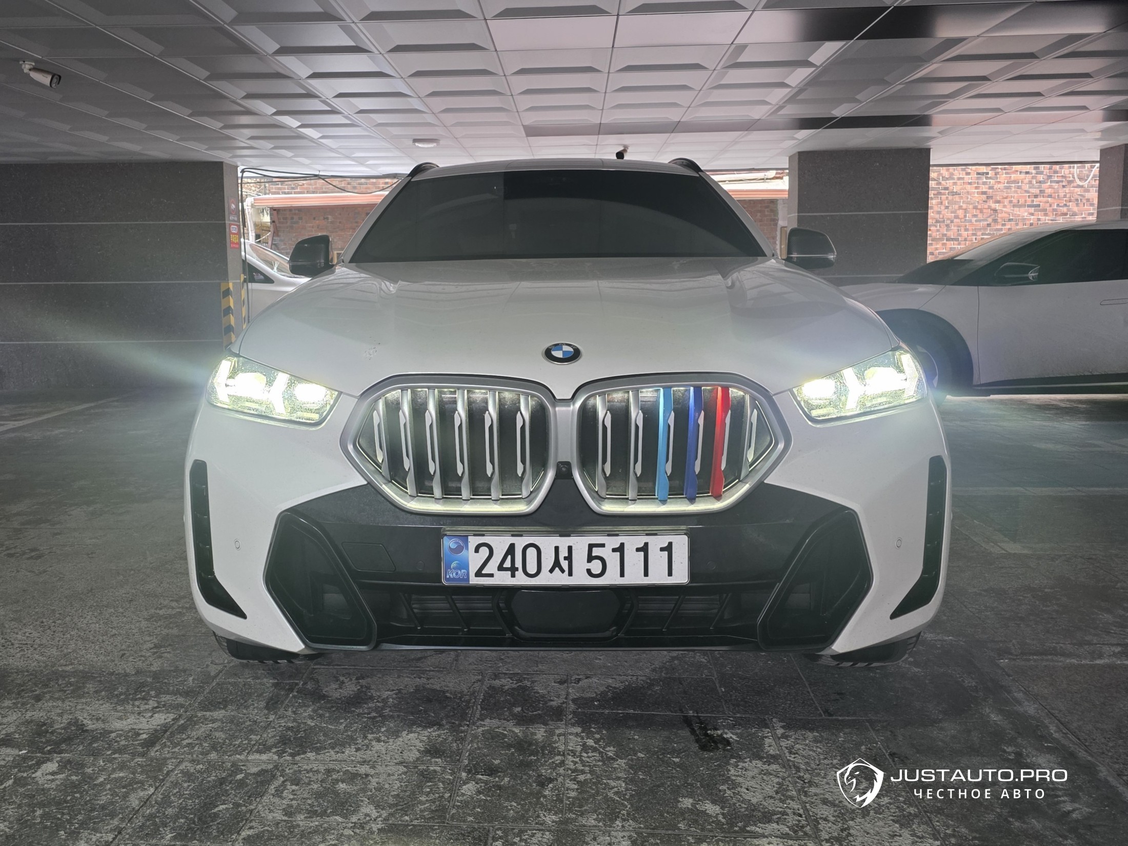 Автомобиль BMW X6