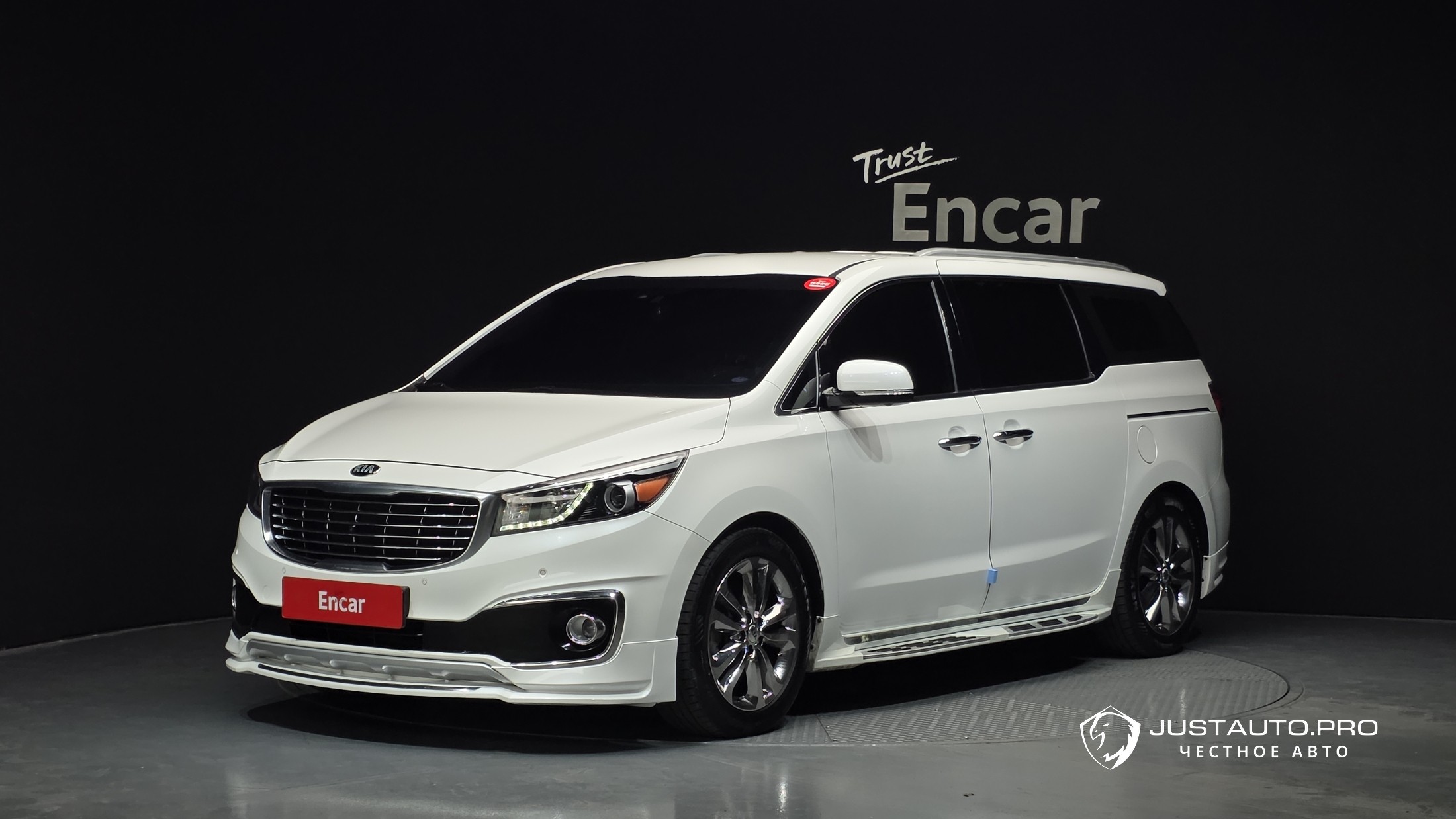 Автомобиль Kia Canival