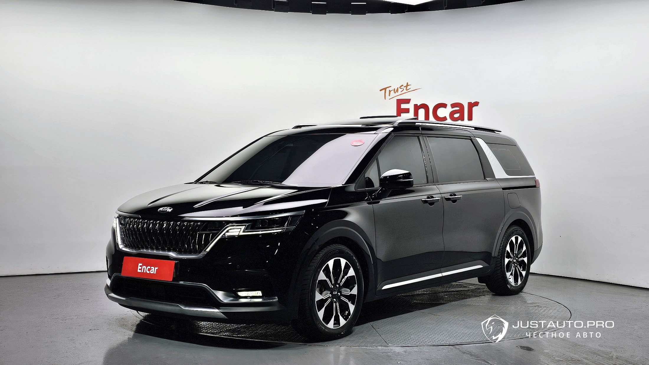 Автомобиль Kia Canival