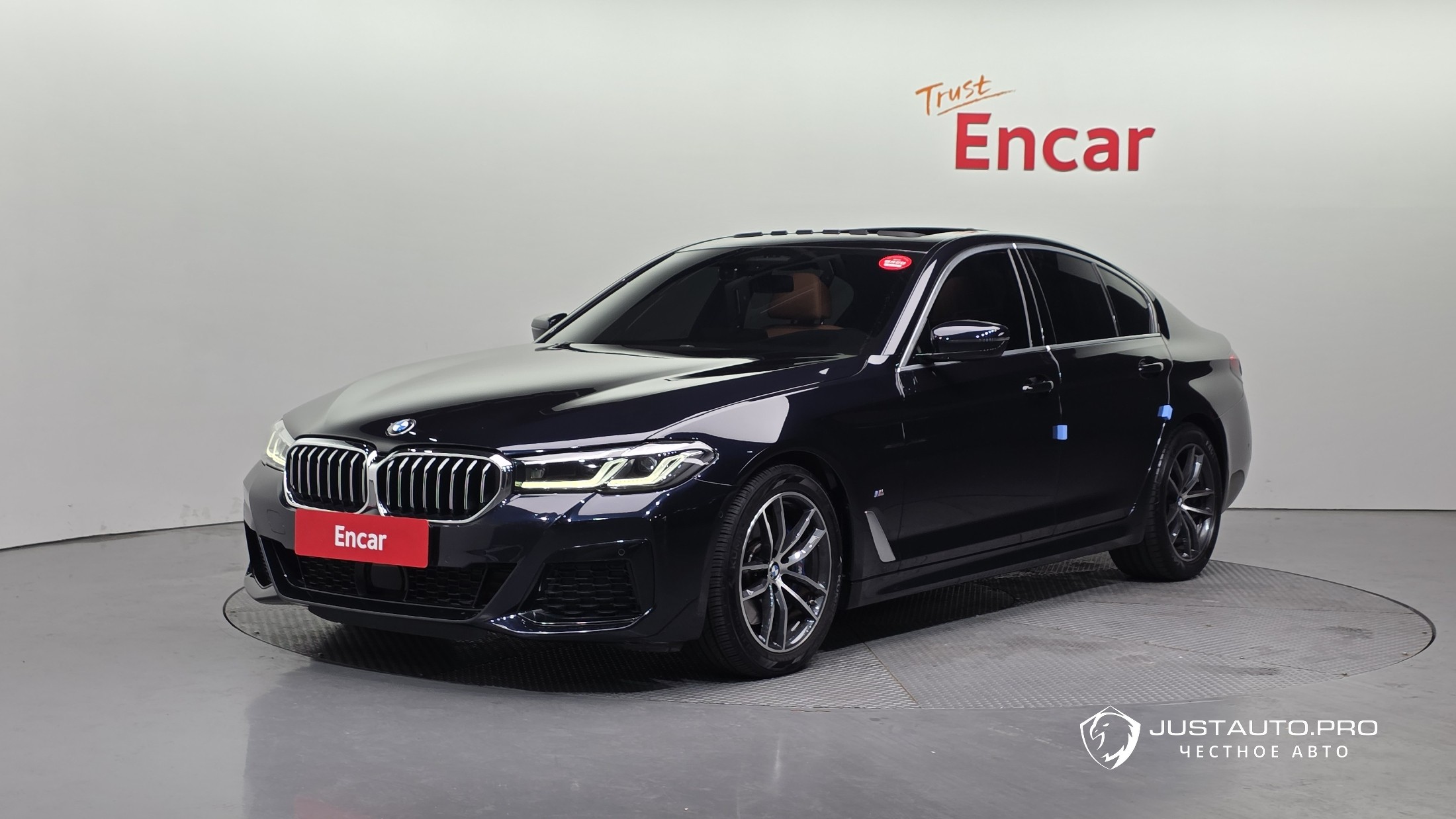 Автомобиль BMW 5-Series