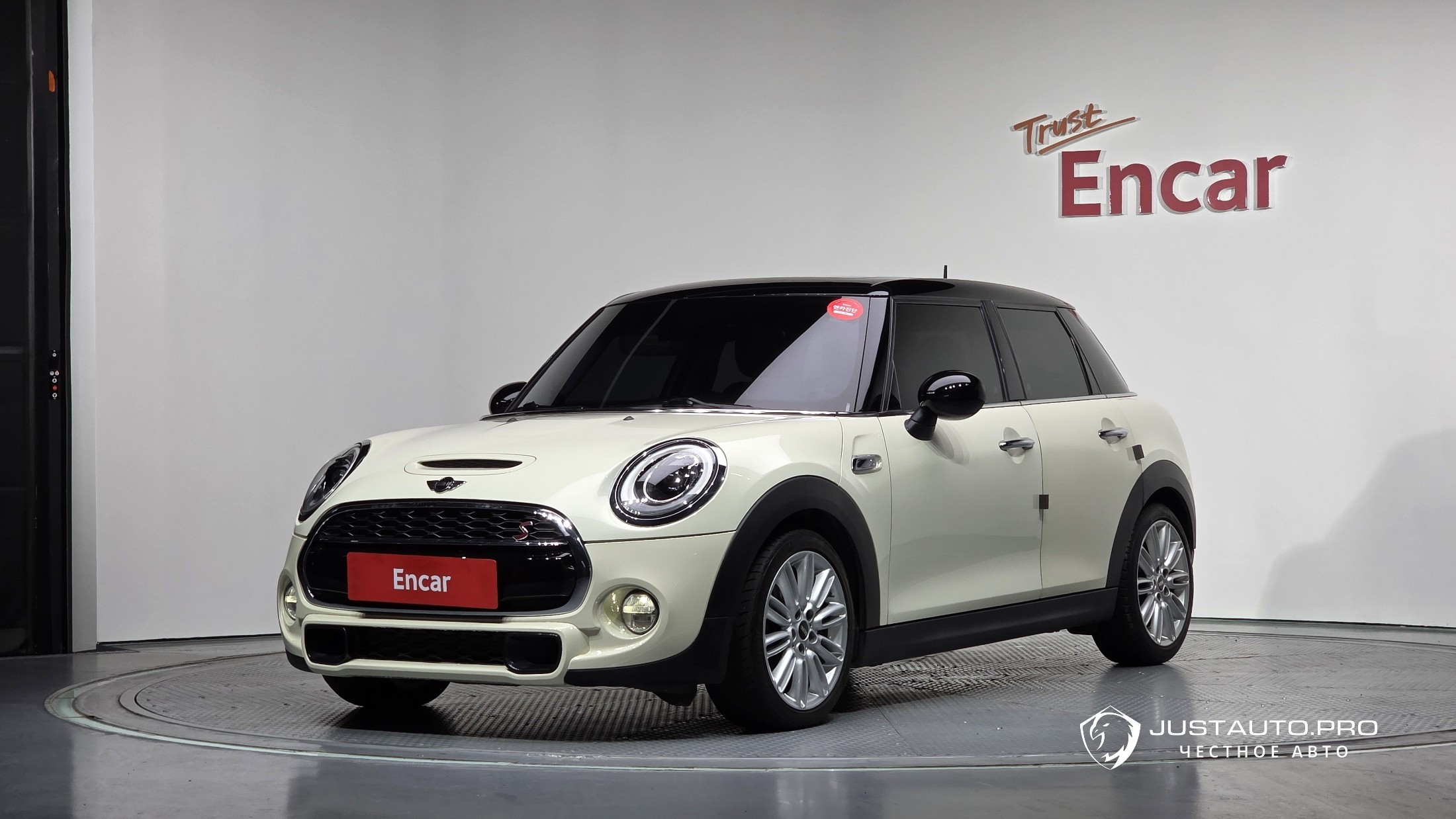 Автомобиль Mini Cooper
