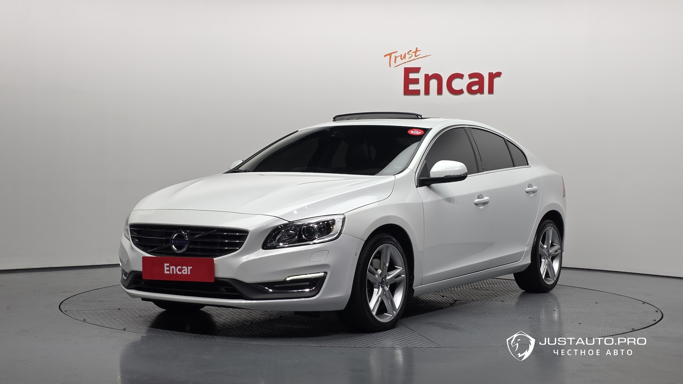 Автомобиль Volvo S60