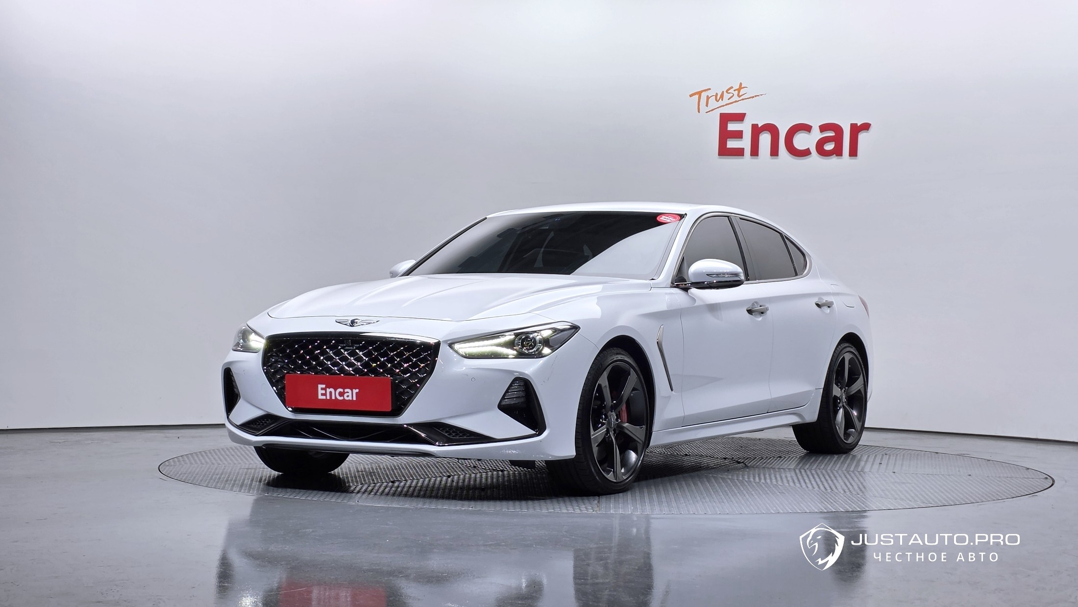Автомобиль Genesis G70