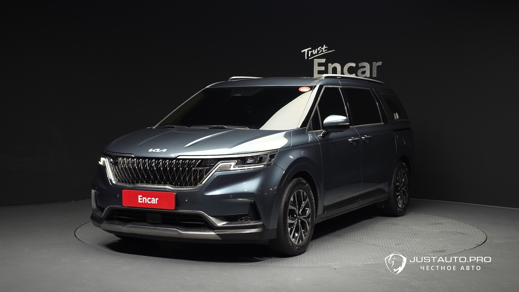 Автомобиль Kia Canival
