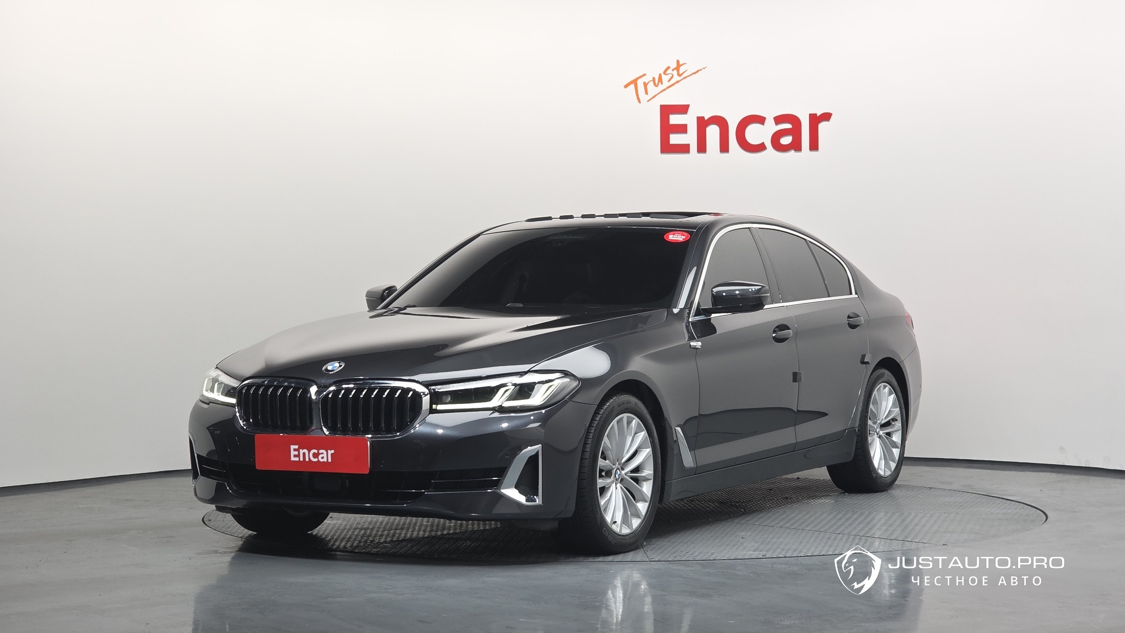 Автомобиль BMW 5-Series