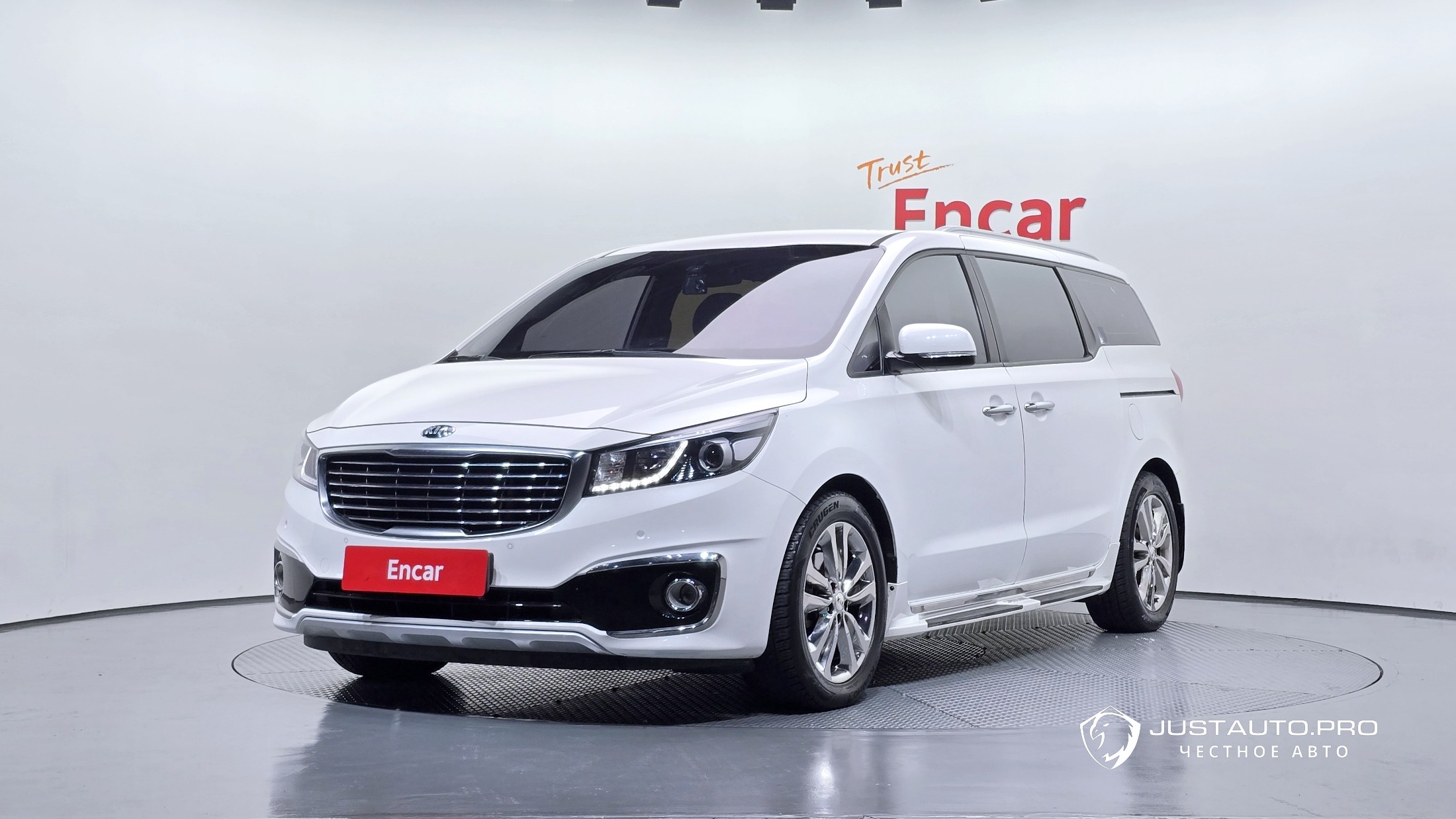 Автомобиль Kia Canival