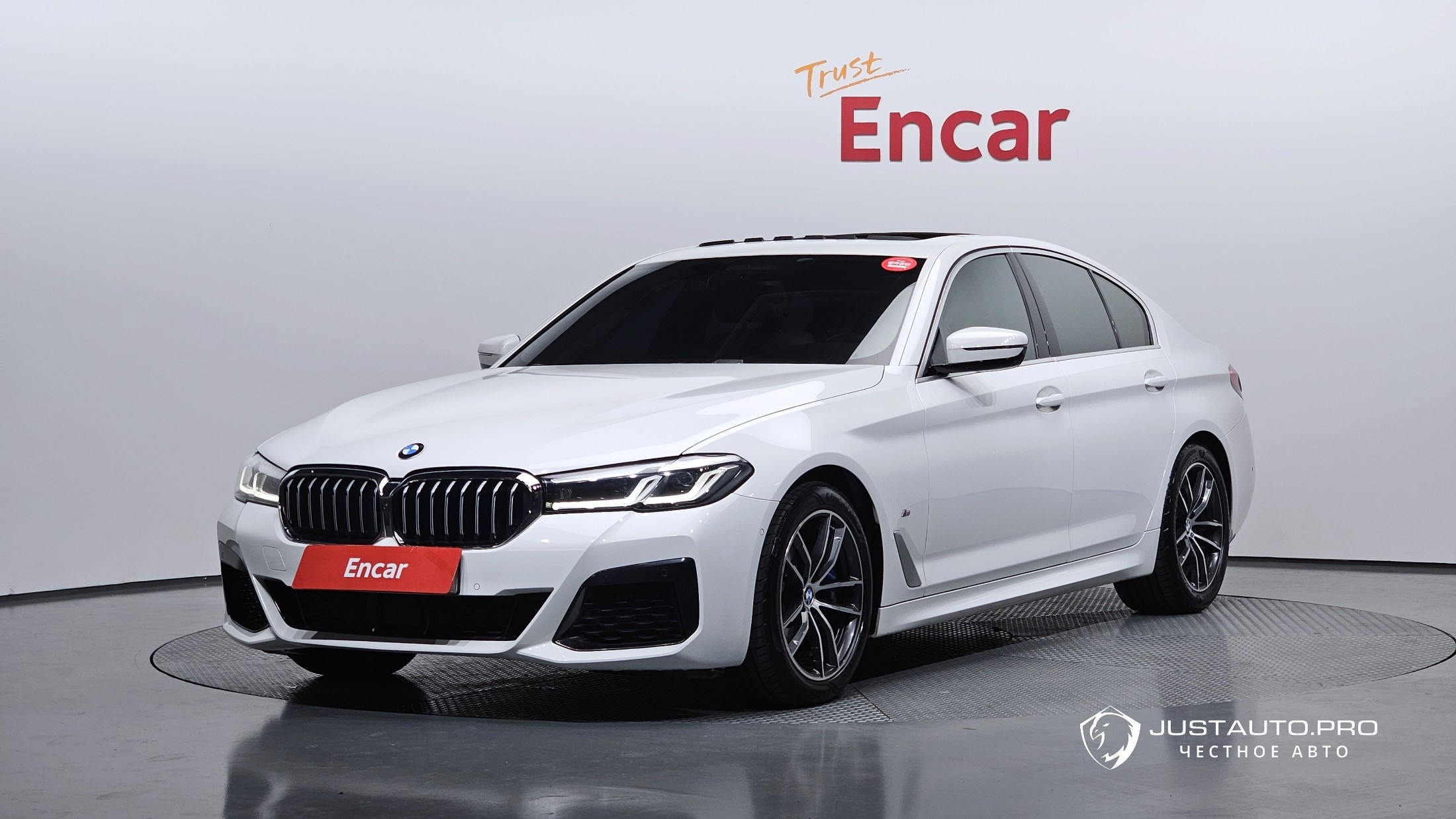 Автомобиль BMW 5-Series
