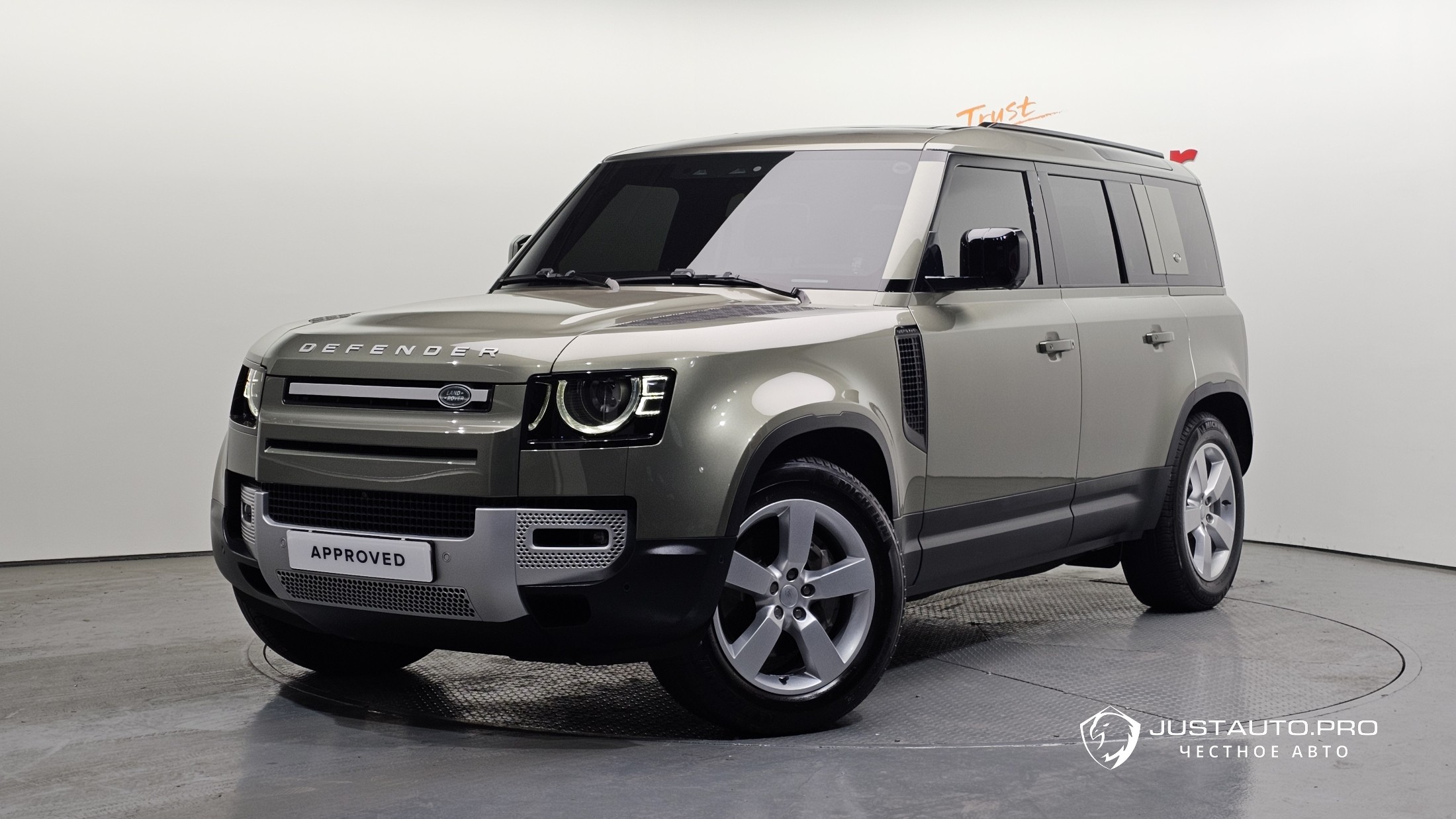 Автомобиль Land Rover Defender