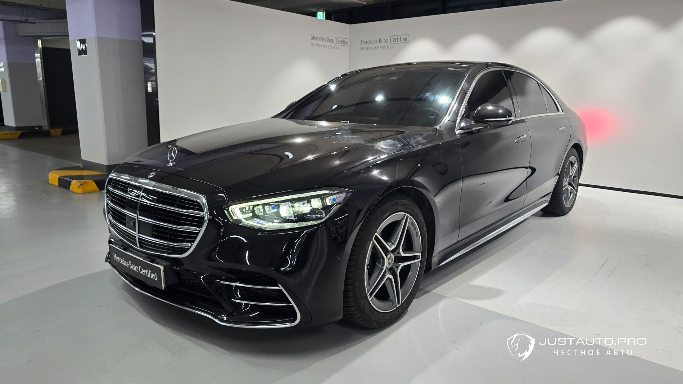Автомобиль Mercedes-Benz S-Class