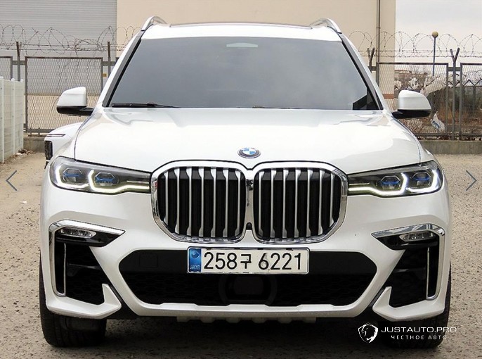 Автомобиль BMW X7