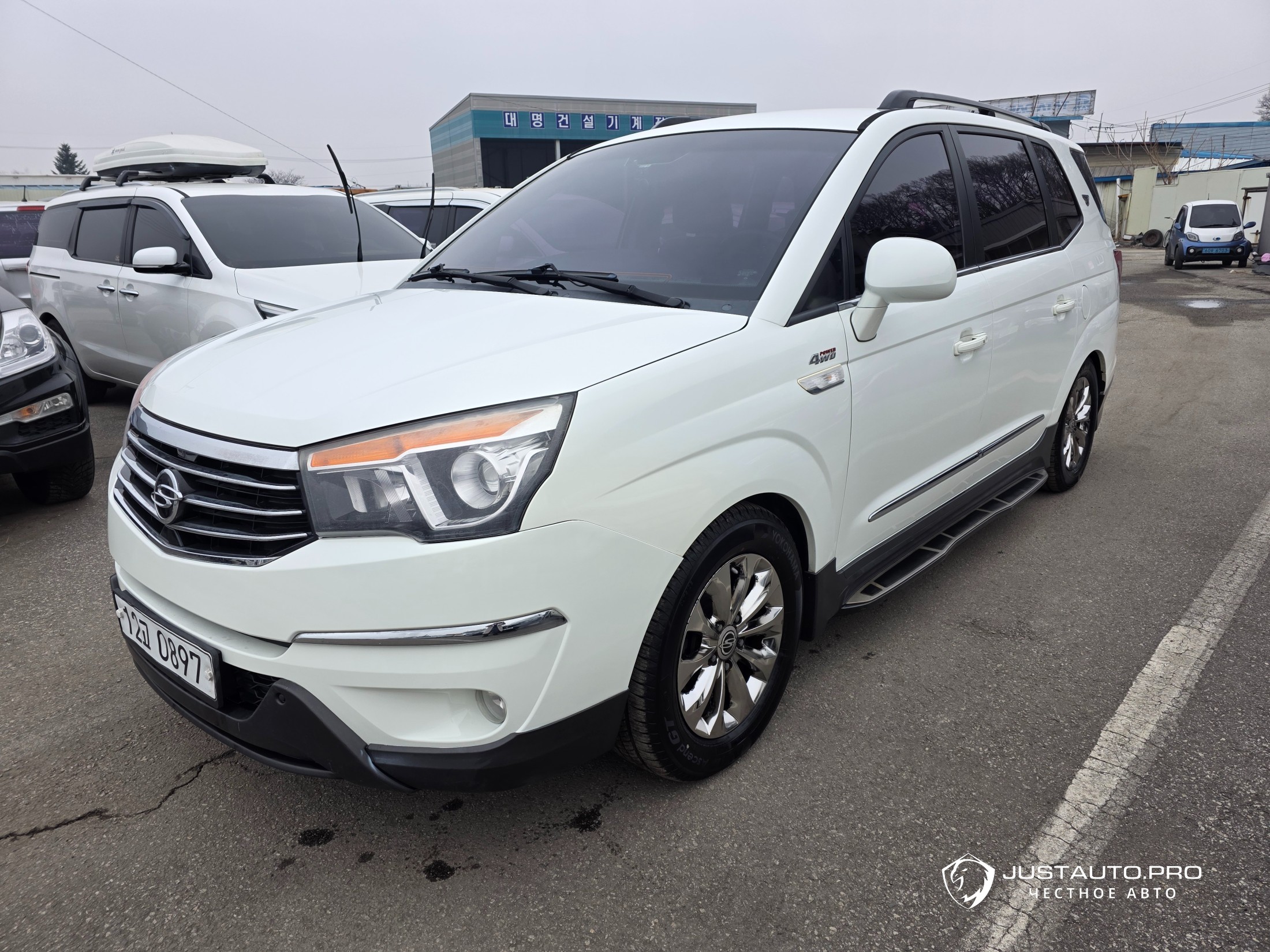 Автомобиль KG_Mobility_Ssangyong KORANDO