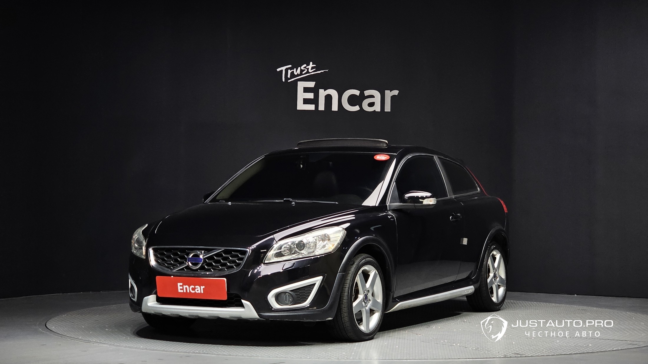 Автомобиль Volvo C30