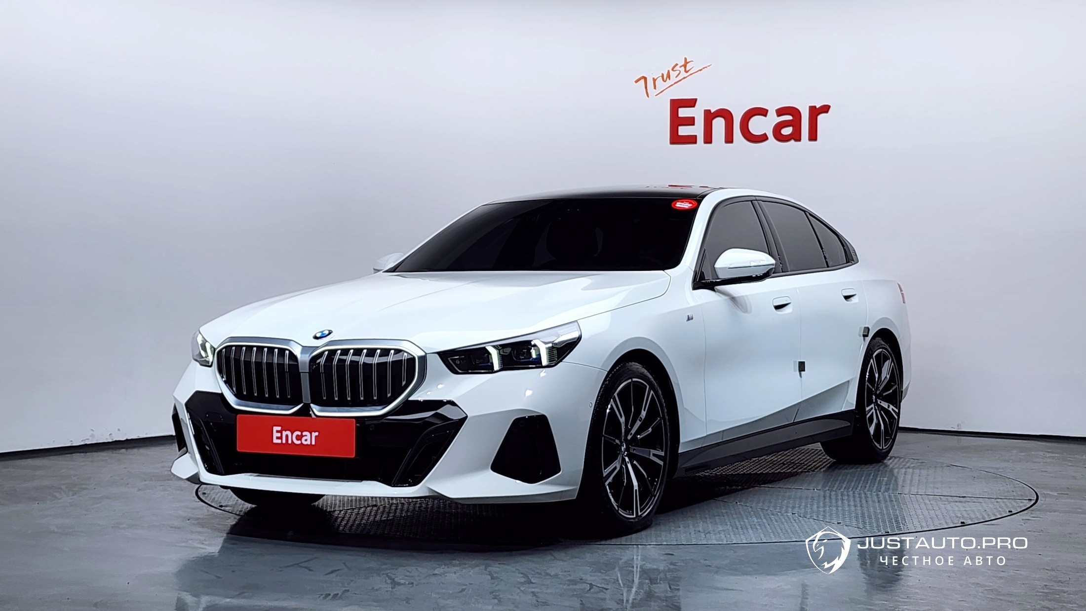 Автомобиль BMW 5-Series