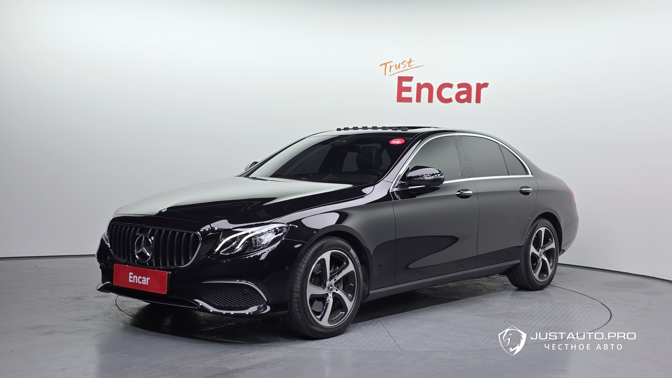 Автомобиль Mercedes-Benz E-Class