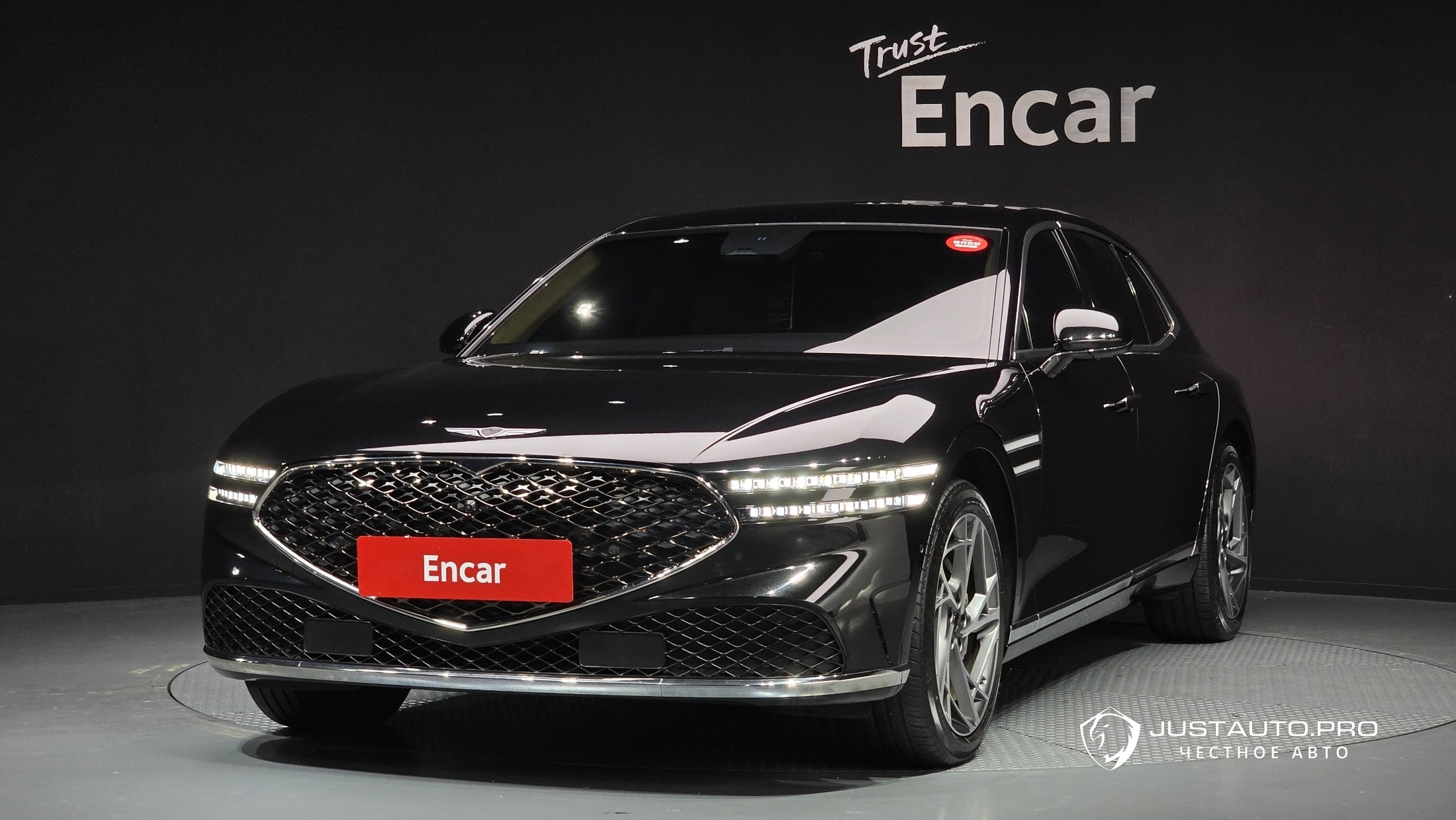 Автомобиль Genesis G90