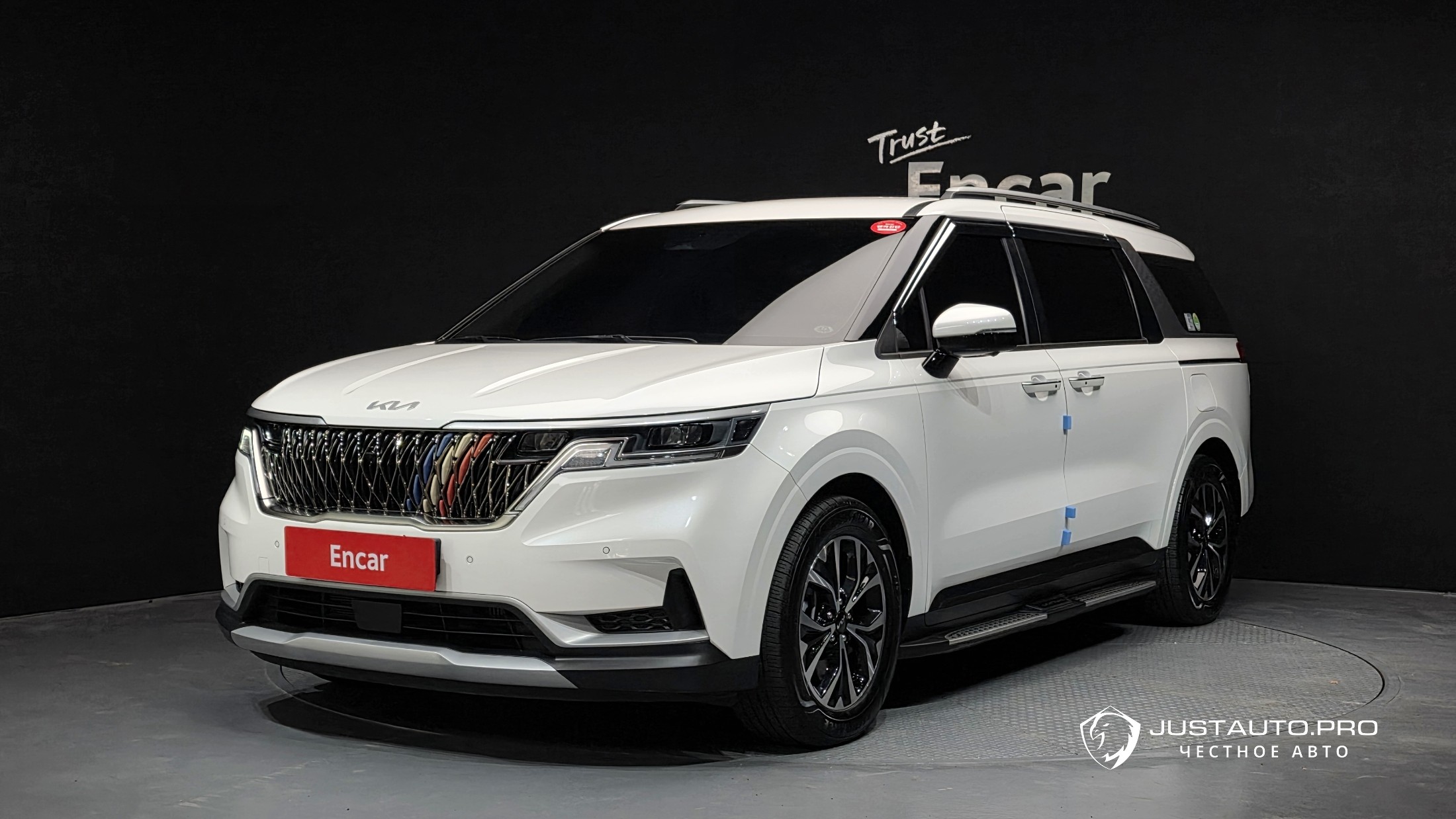 Автомобиль Kia Canival