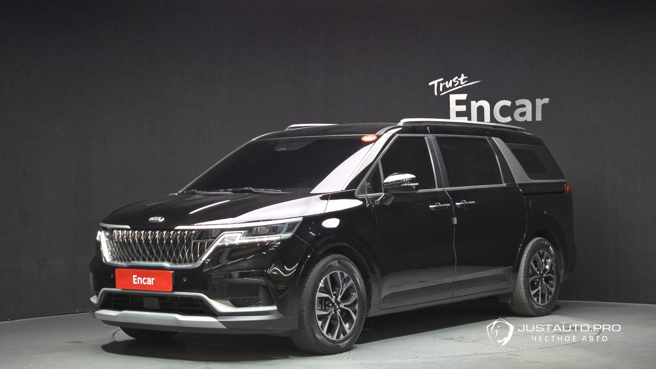 Автомобиль Kia Canival