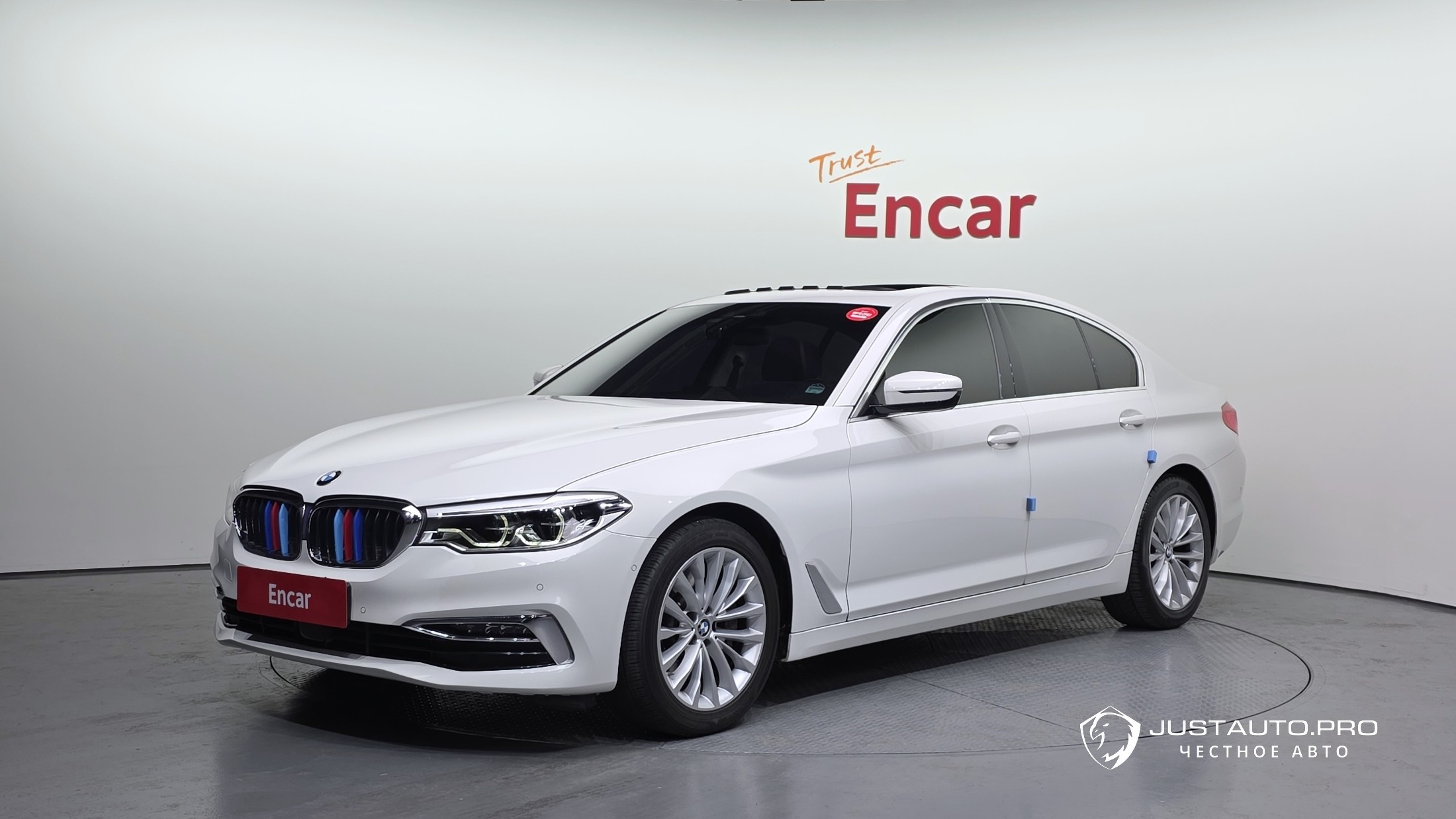 Автомобиль BMW 5-Series