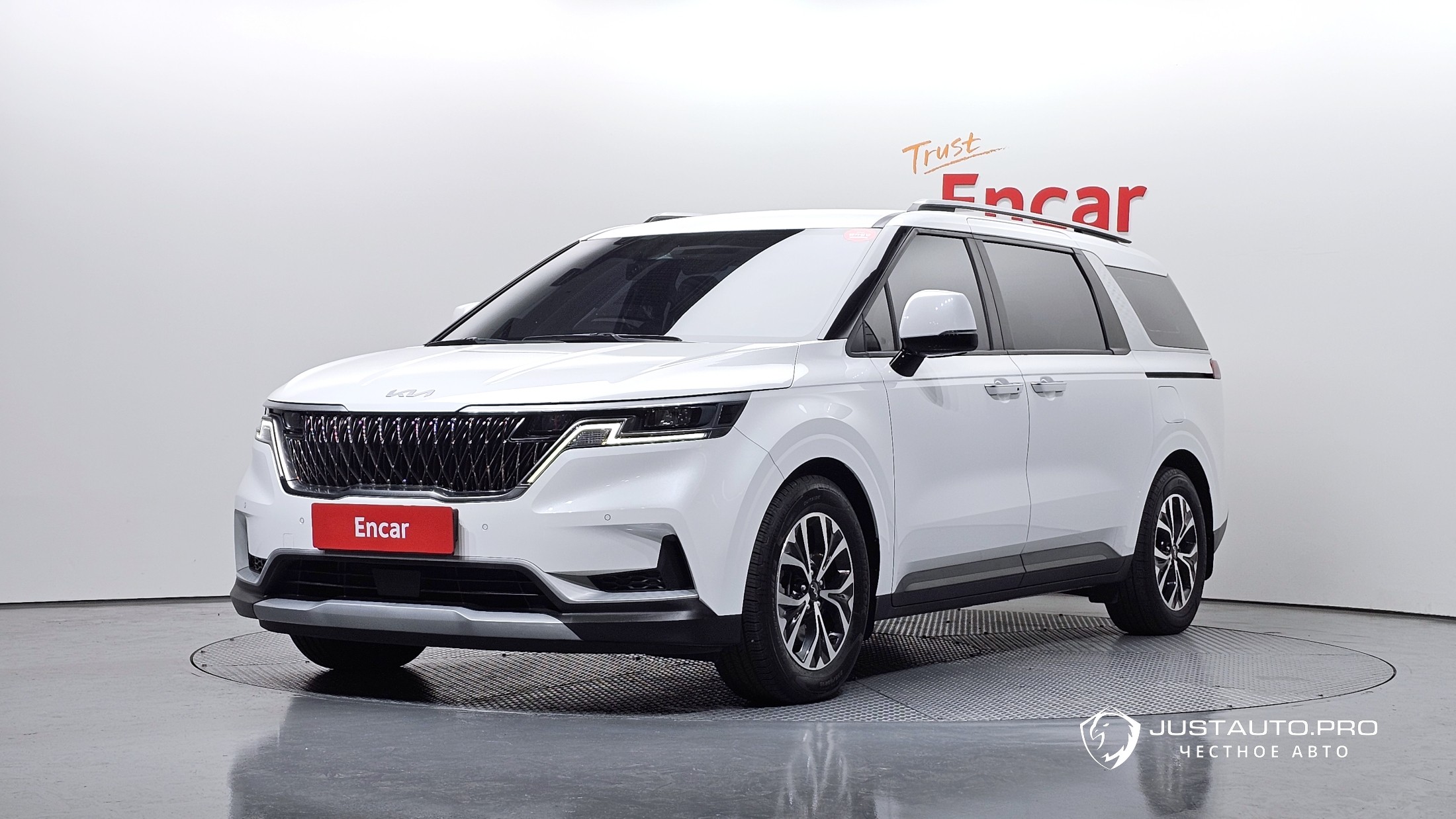 Автомобиль Kia Canival
