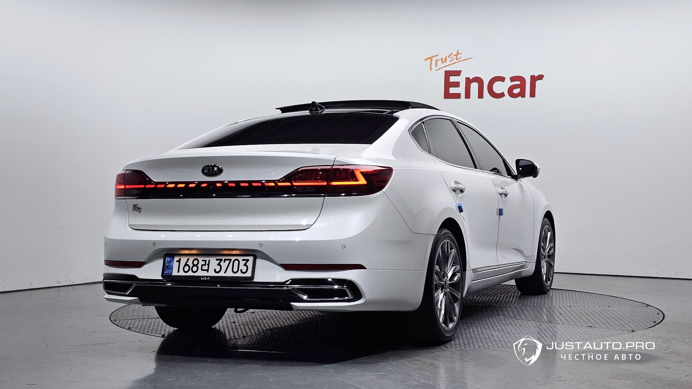 Автомобиль Kia K7