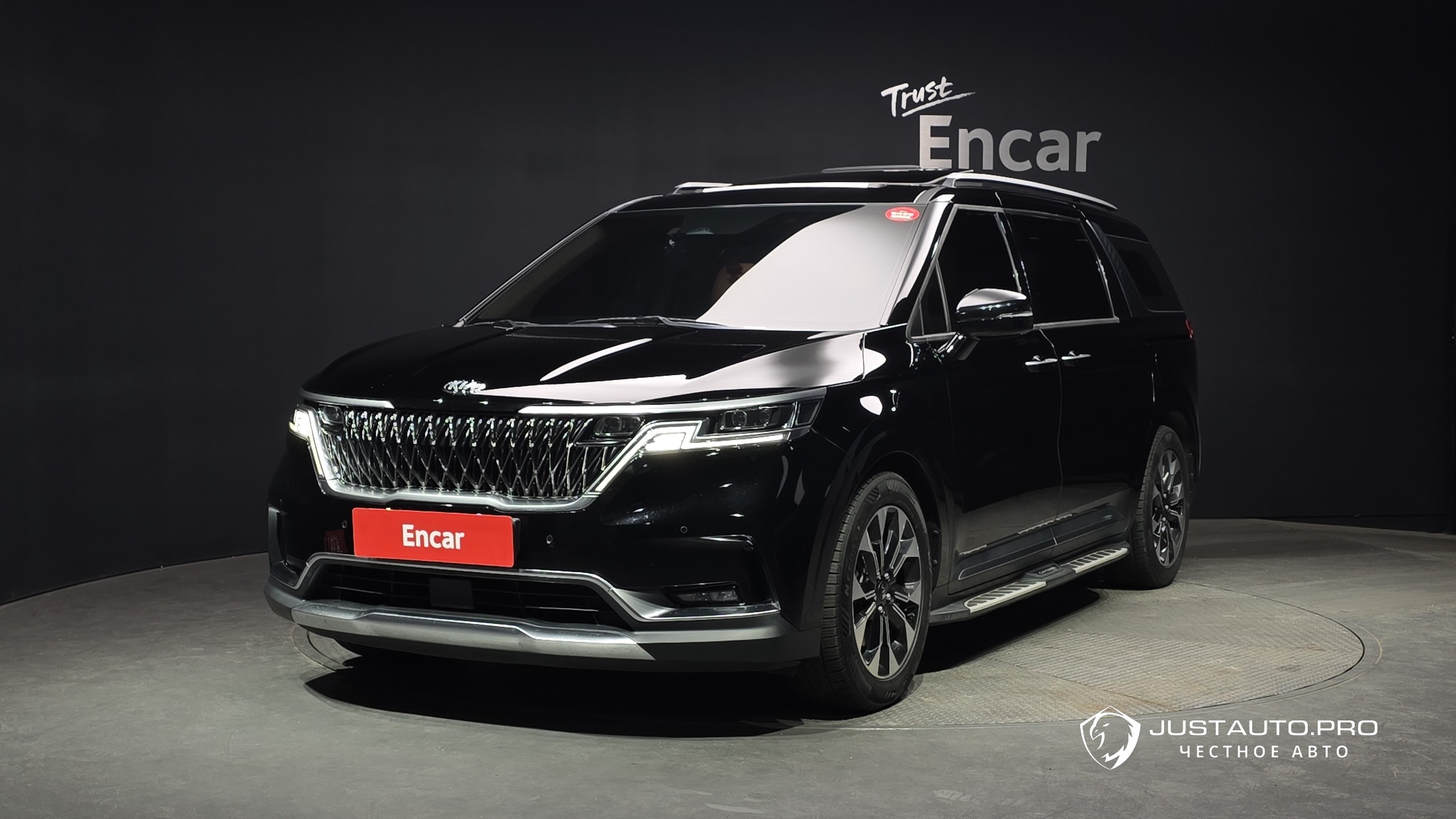 Автомобиль Kia Canival