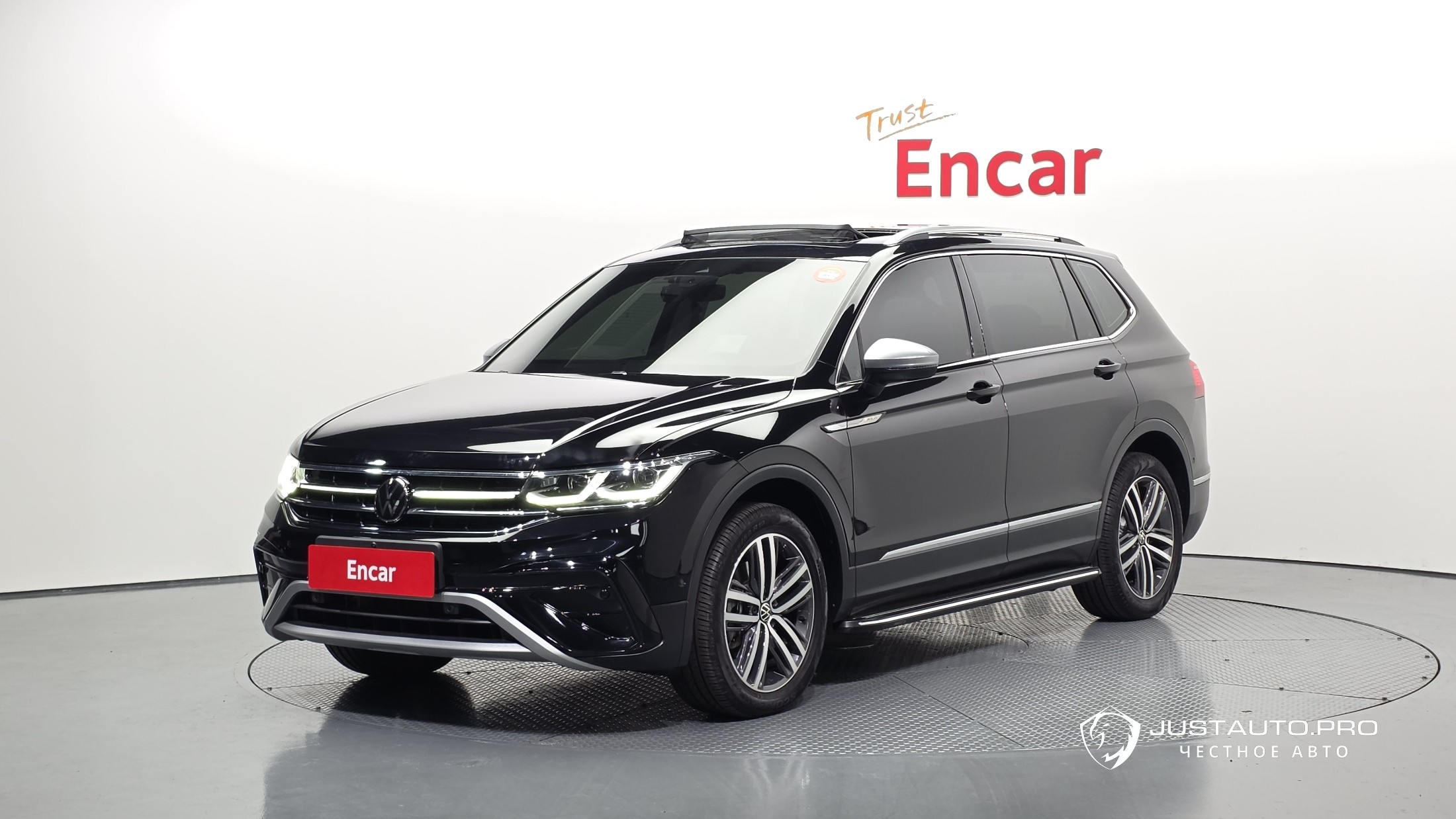 Автомобиль Volkswagen Tiguan