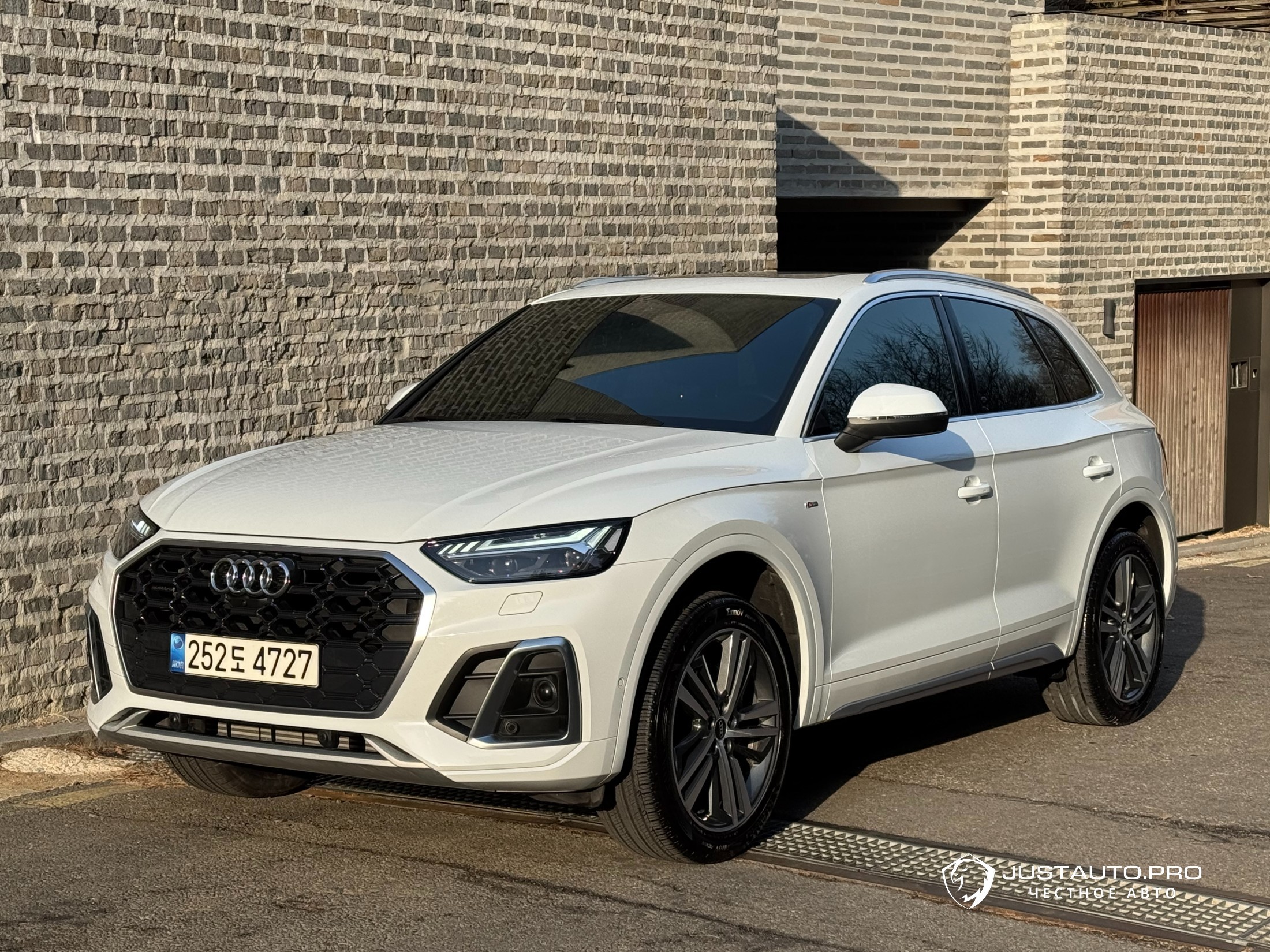 Автомобиль Audi Q5