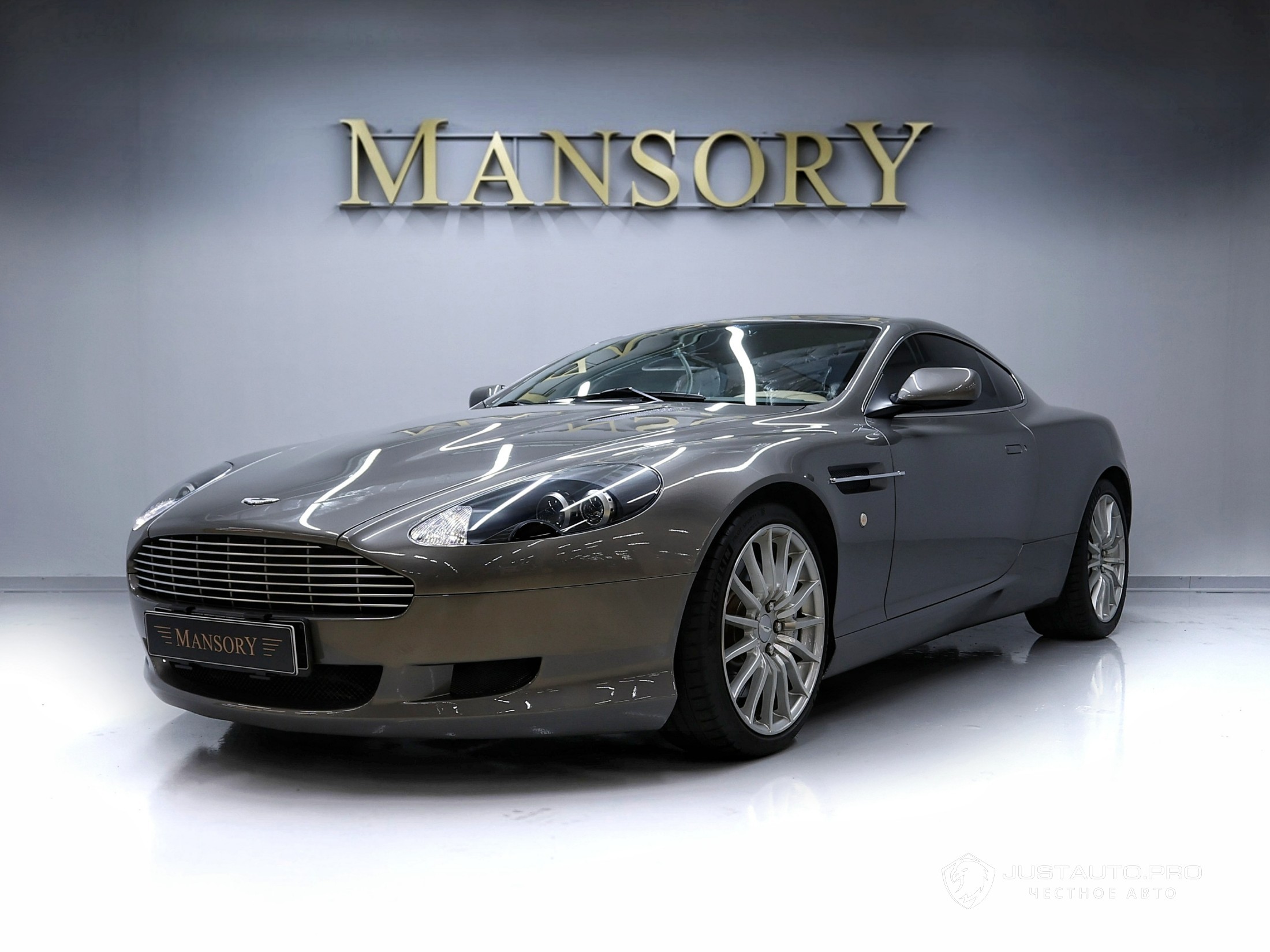 Автомобиль Astonmartin DB9