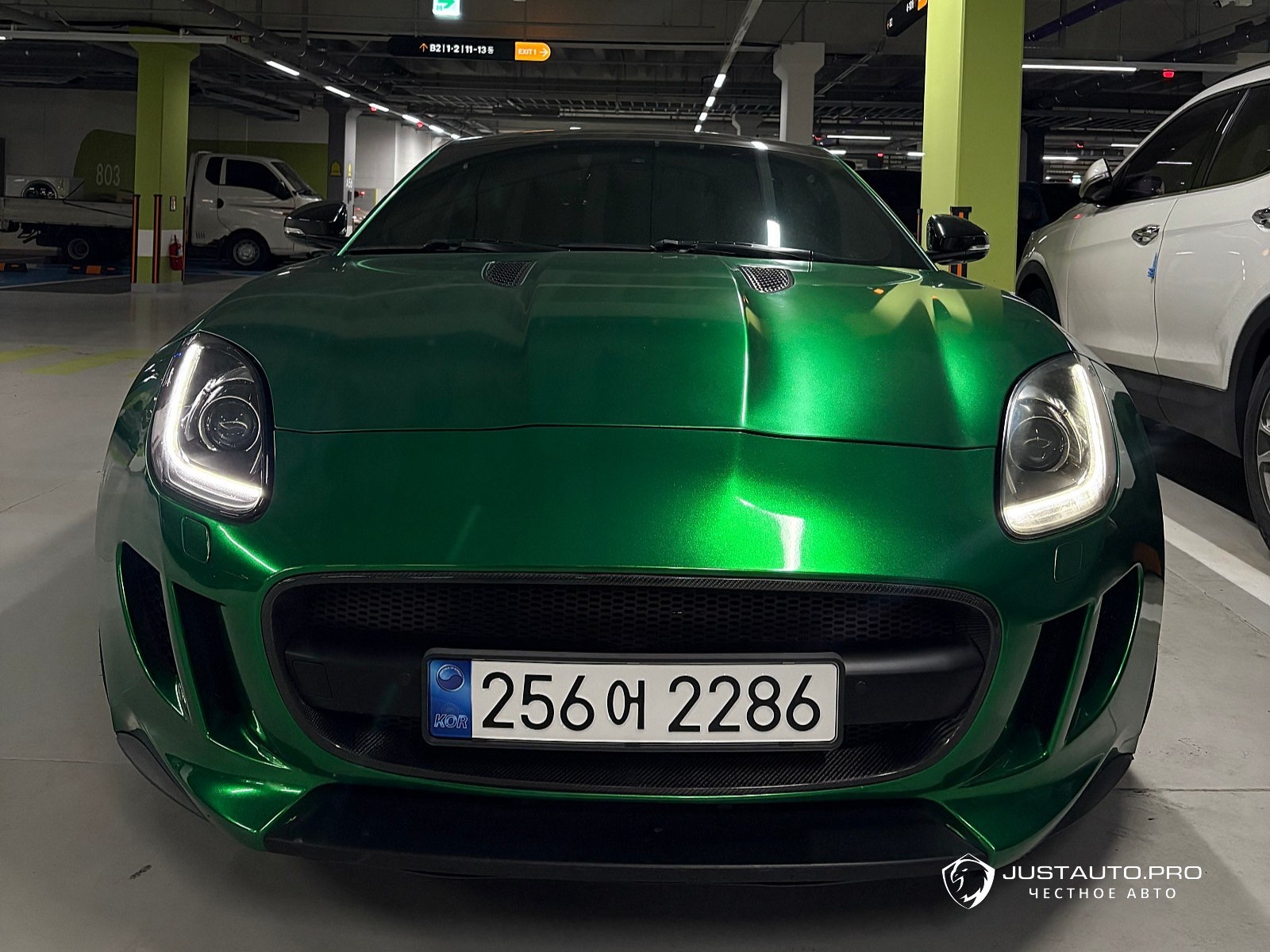 Автомобиль Jaguar F-TYPE